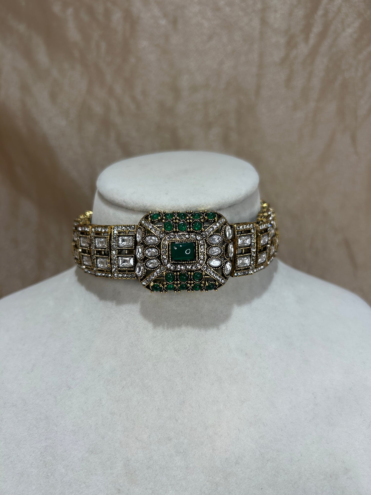 emerald green choker set