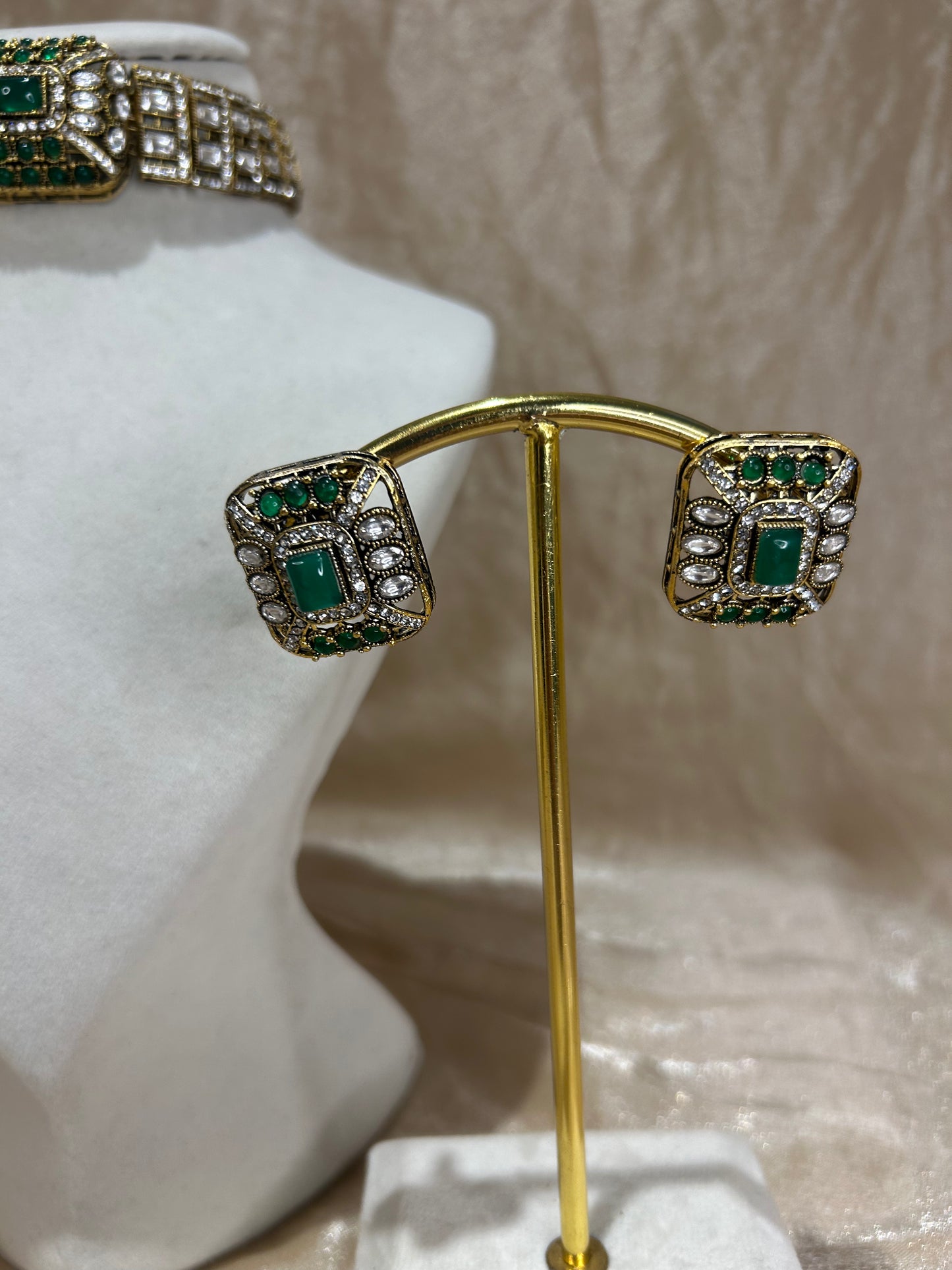 emerald green choker set