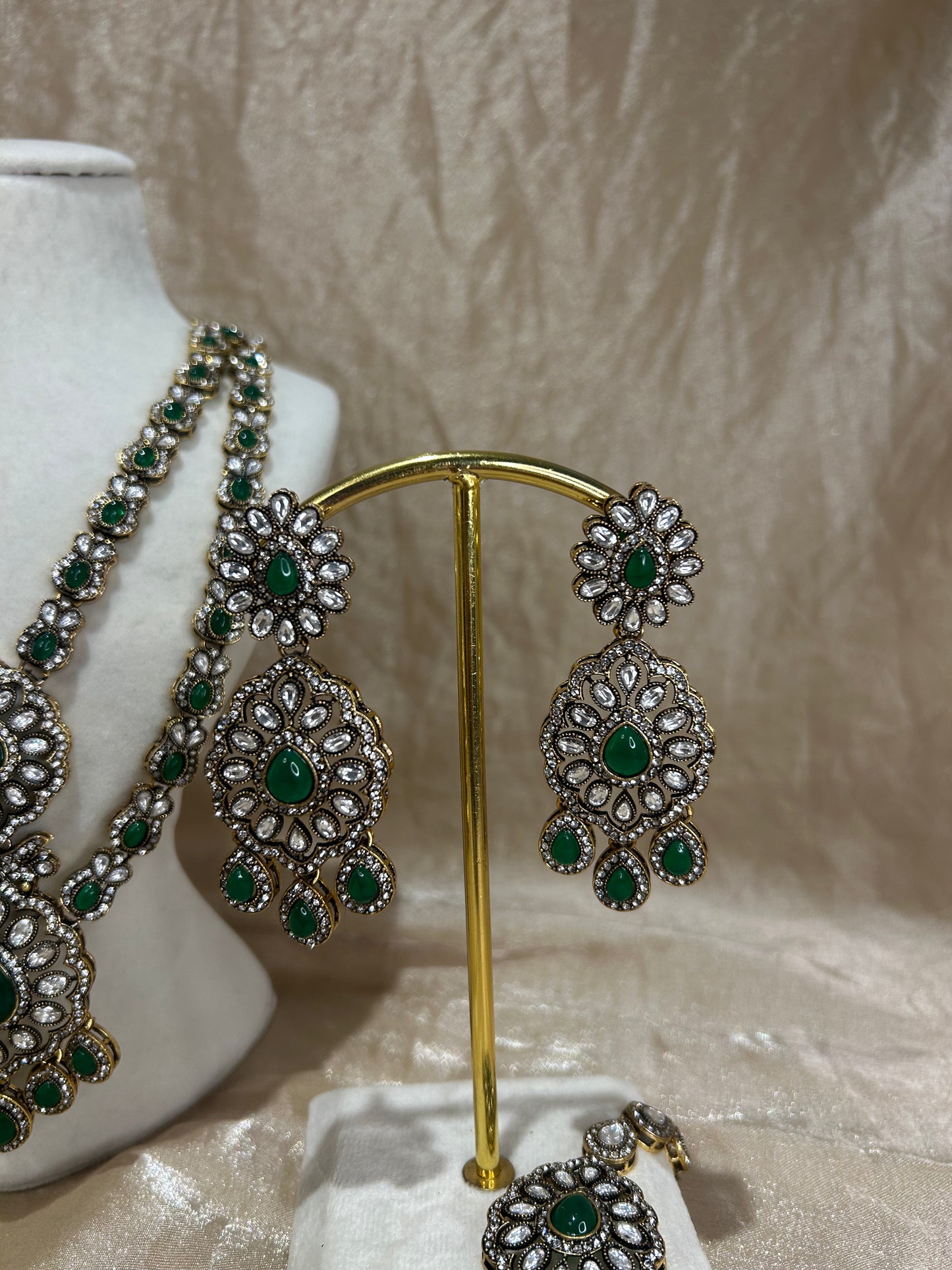 emerald green layered necklace