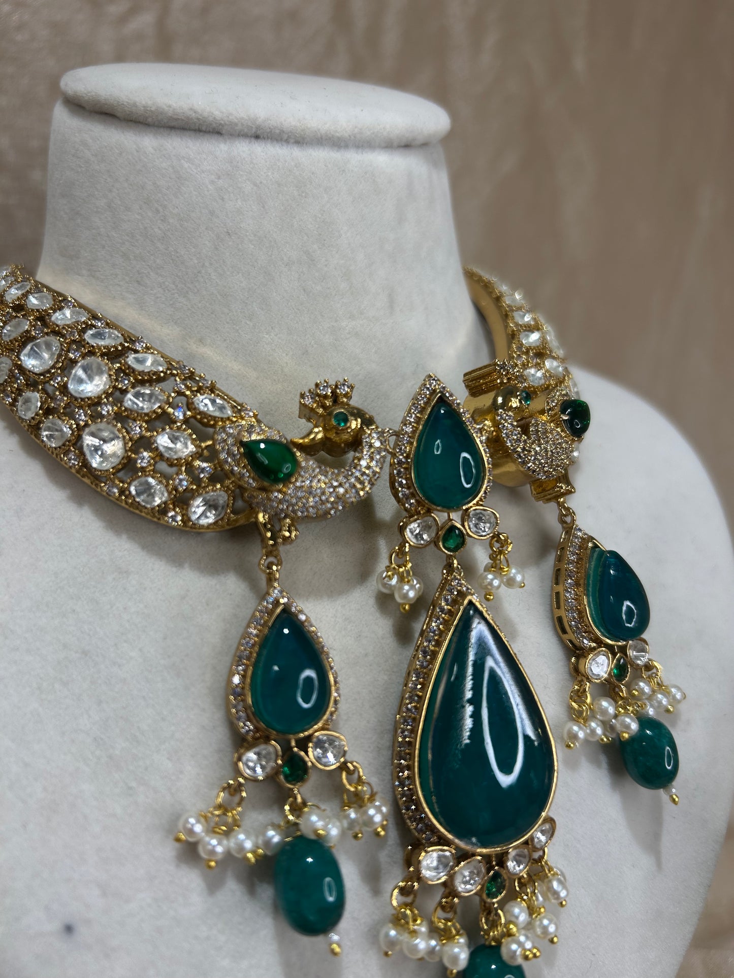 emerald green necklace