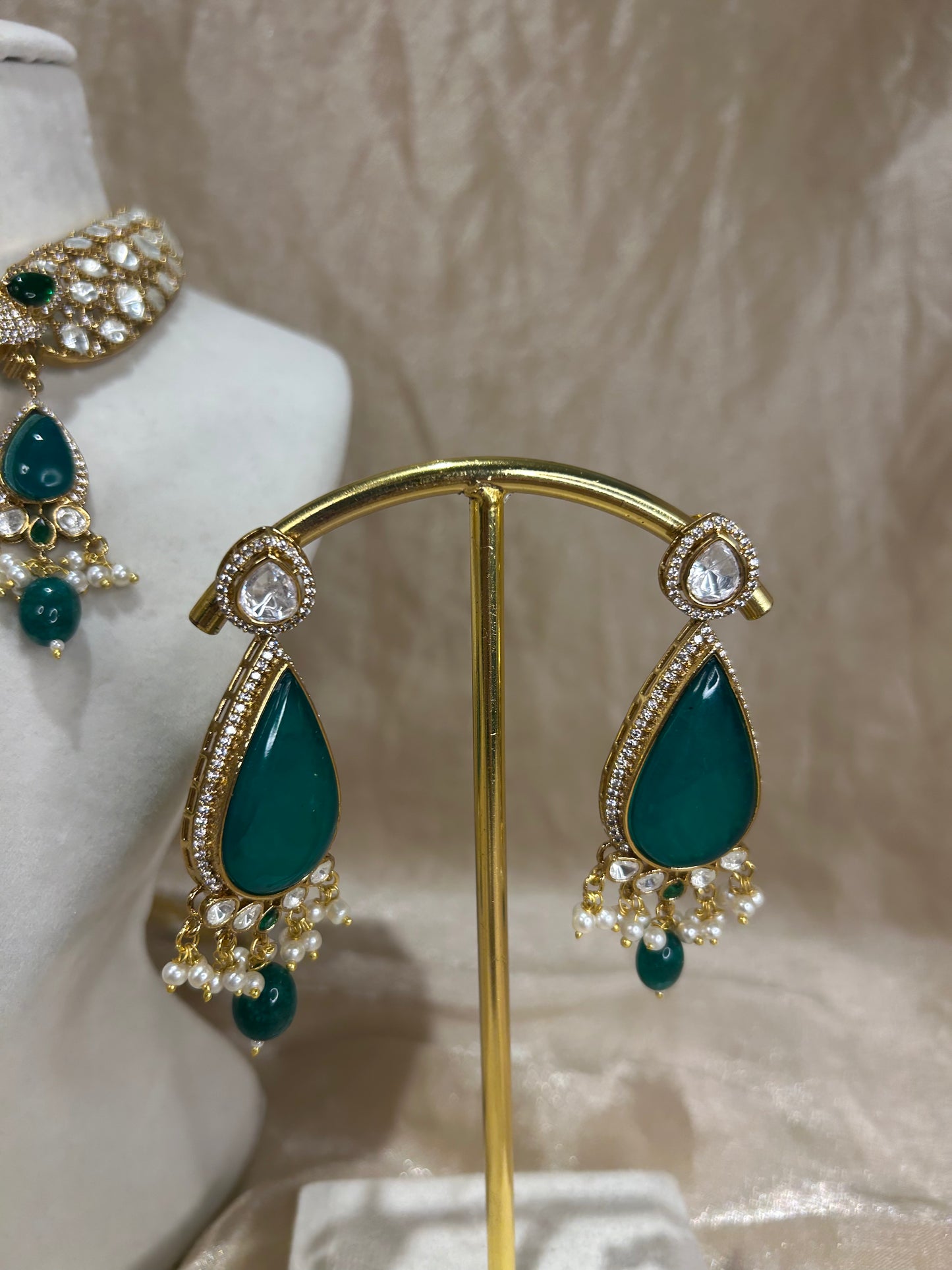 emerald green necklace