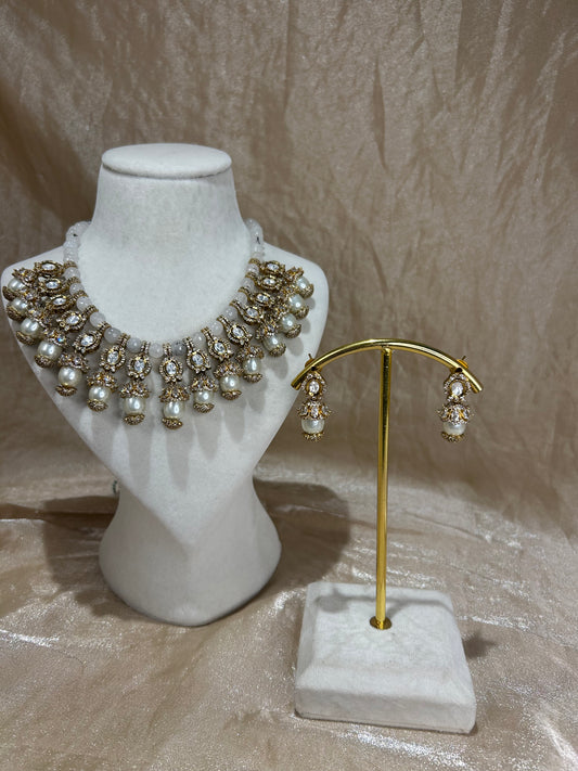 white/gold necklace set