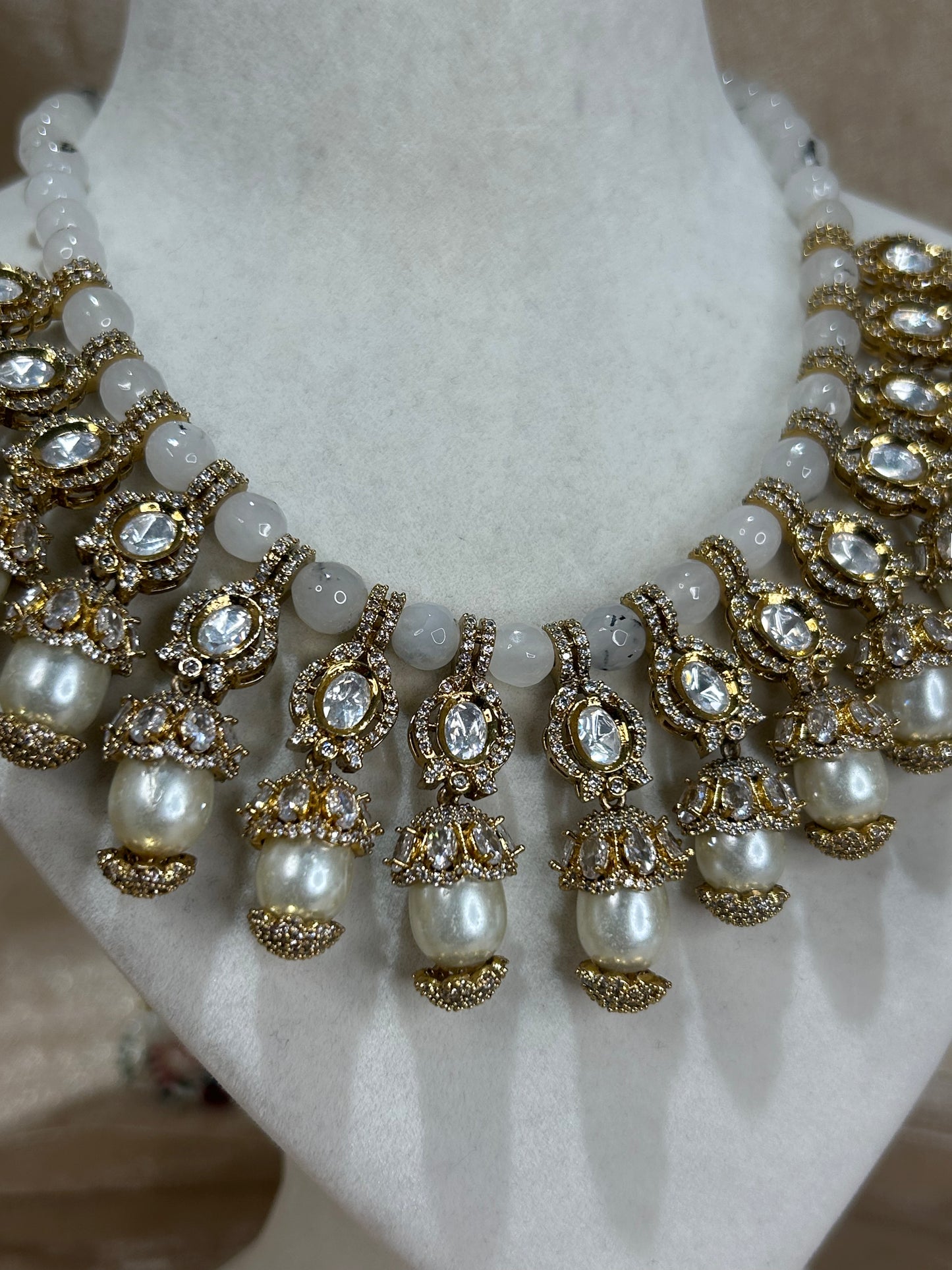 white/gold necklace set