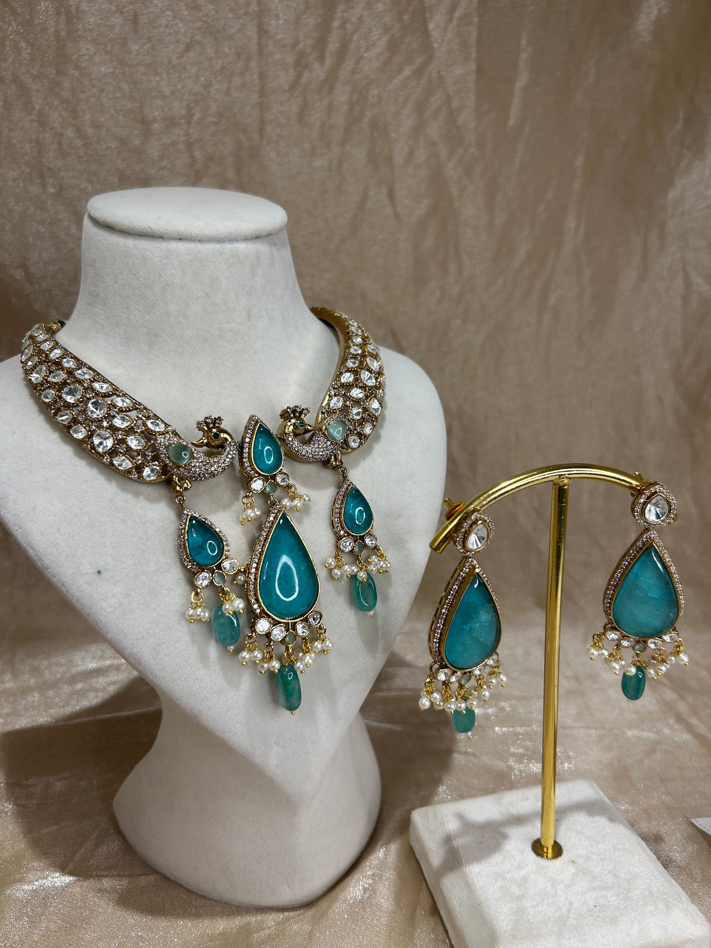 blue necklace set