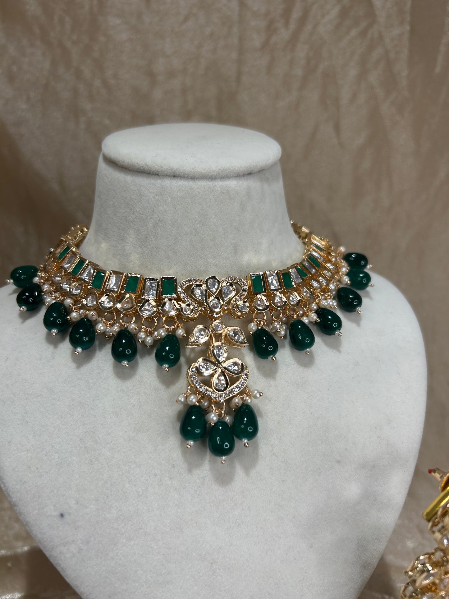 emerald green necklace set
