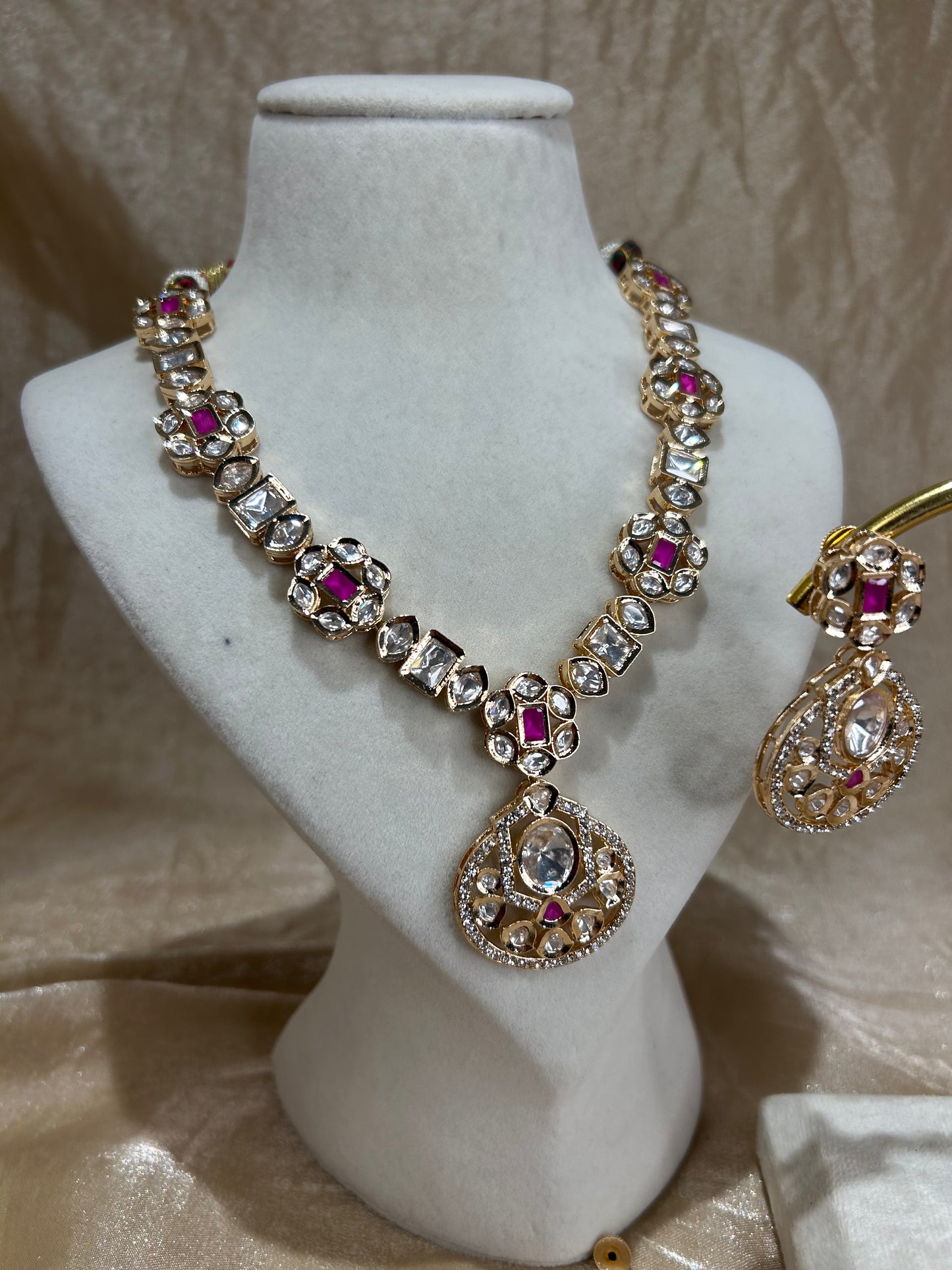 hot pink necklace set