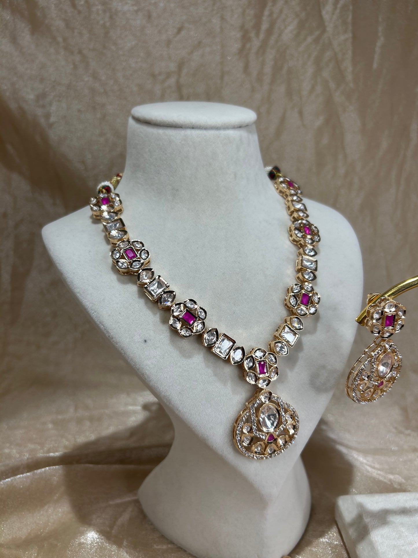 hot pink necklace set