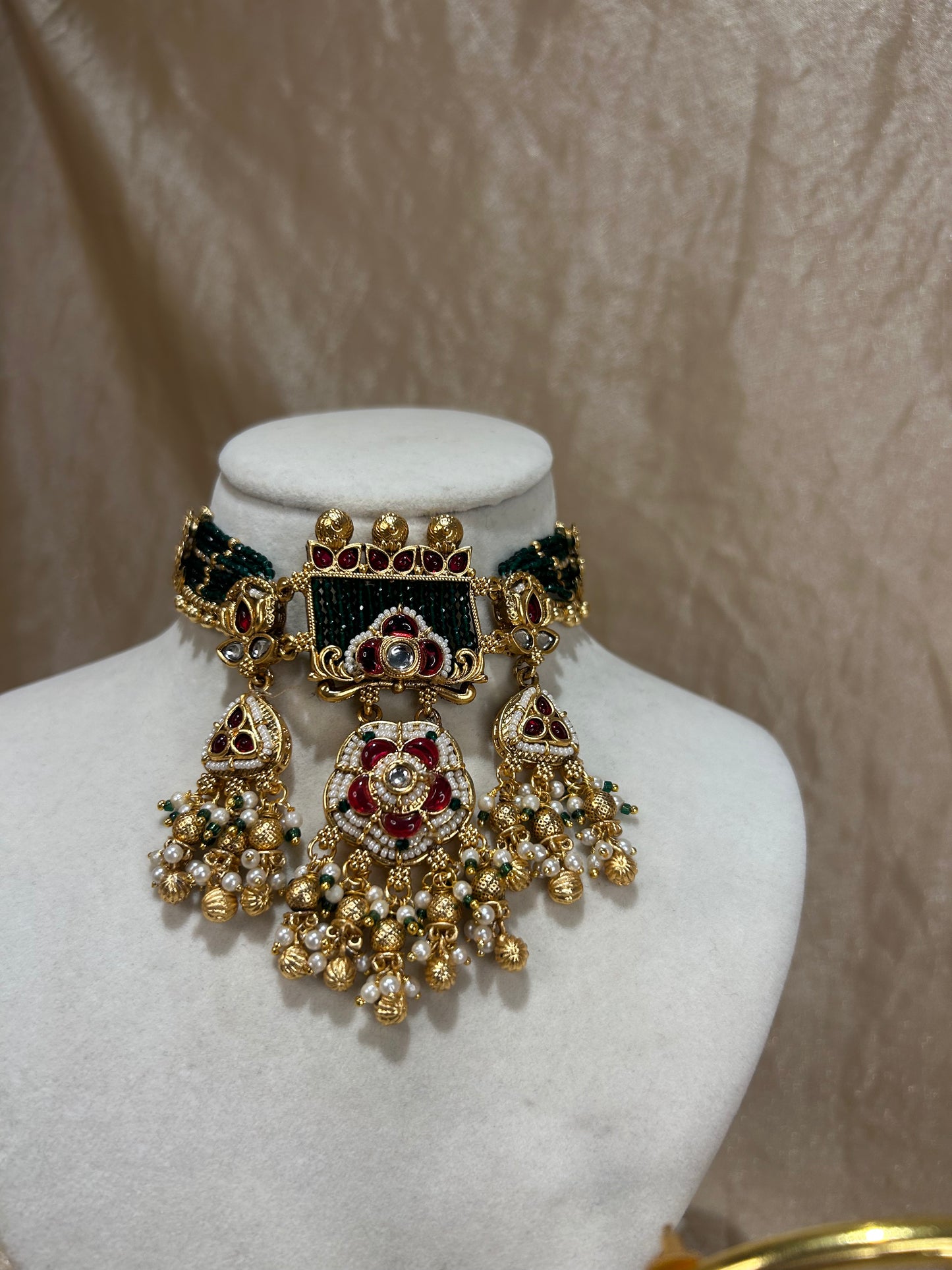 emerald green choker set
