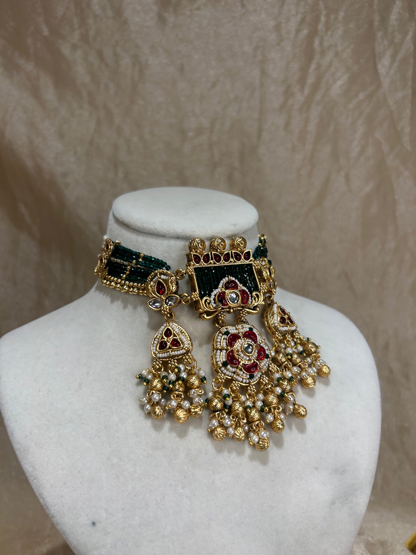 emerald green choker set