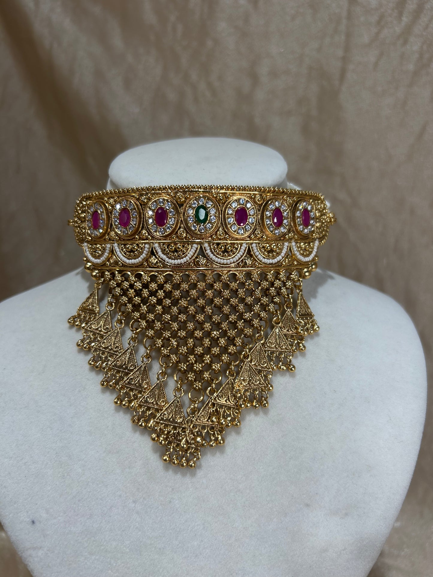 v shape choker set