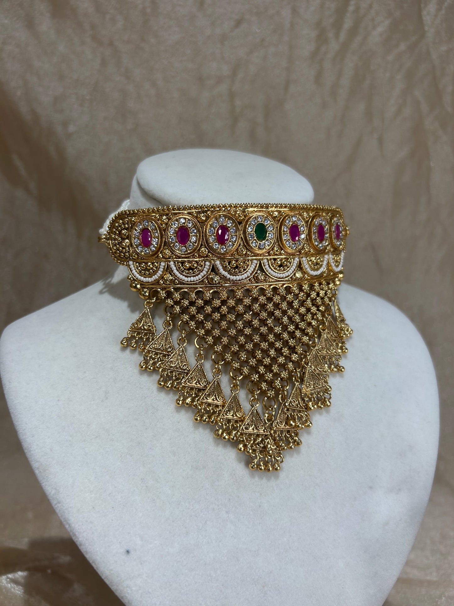 v shape choker set