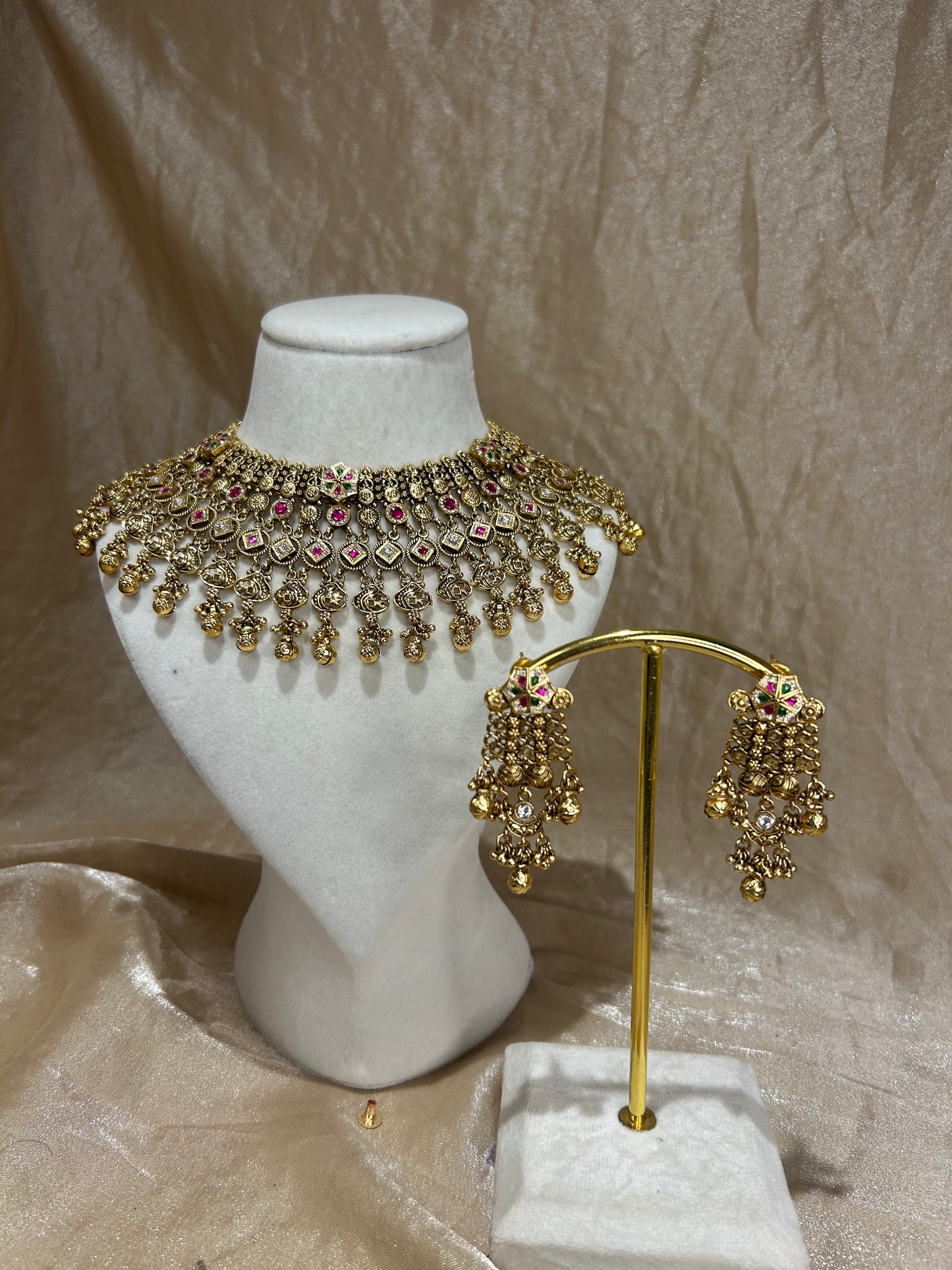 heavy necklace set