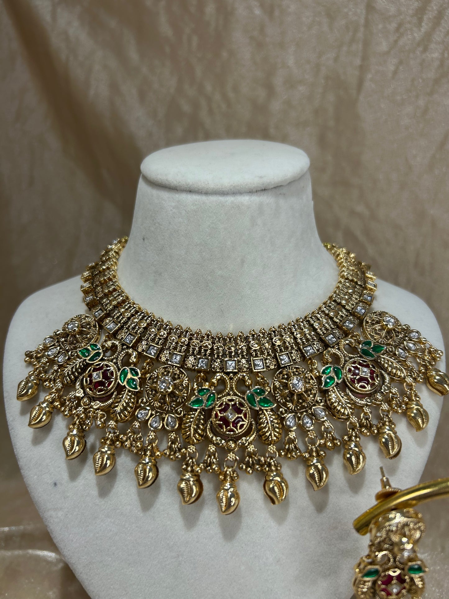 maroon/emerald green necklace set