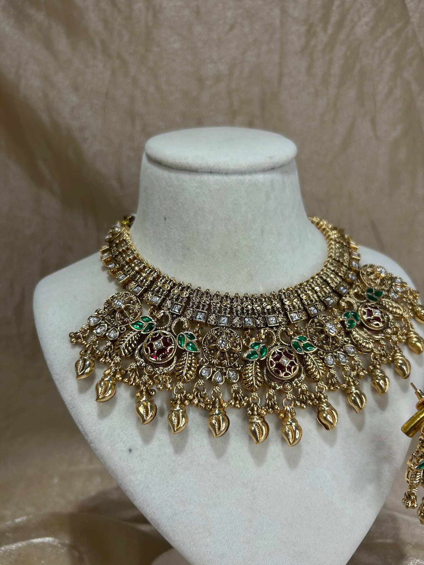 maroon/emerald green necklace set