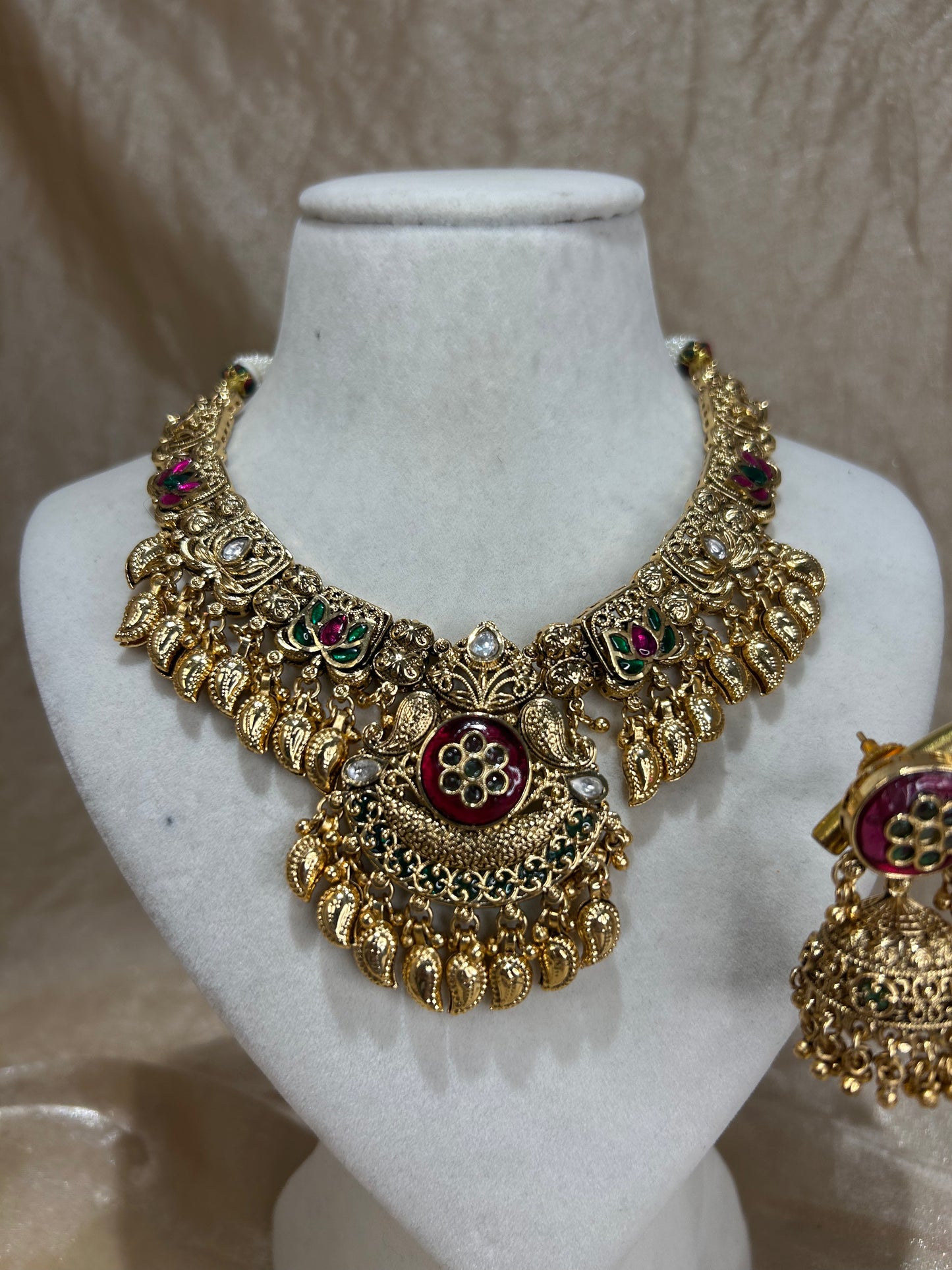 emerald green and maroon necklace set