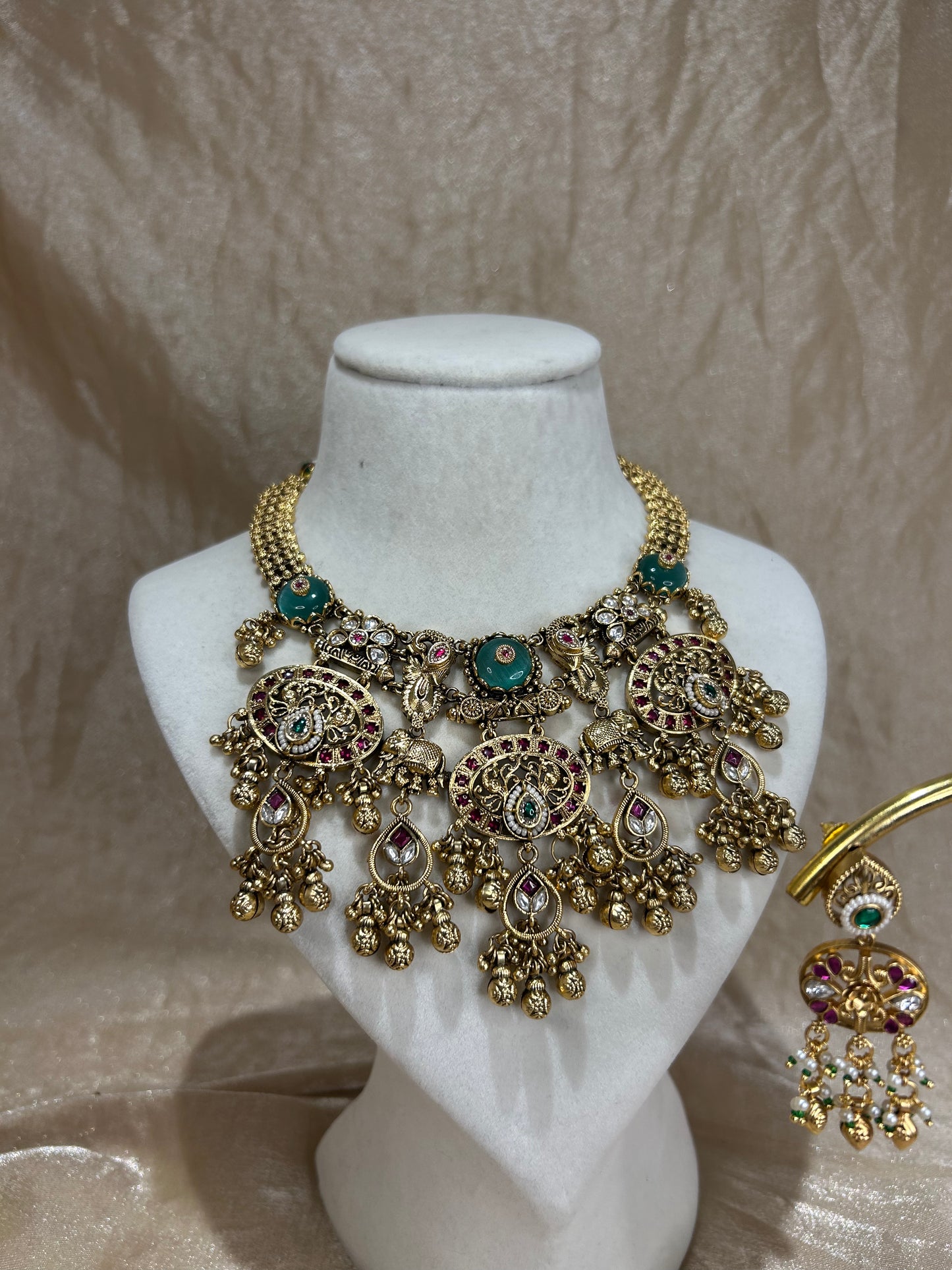 sage green and maroon necklace set