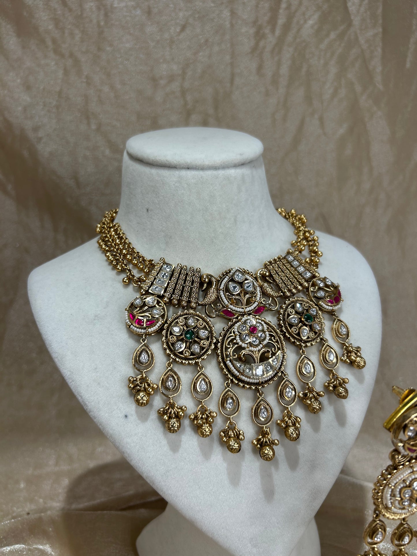 hot pink and emerald green necklace set