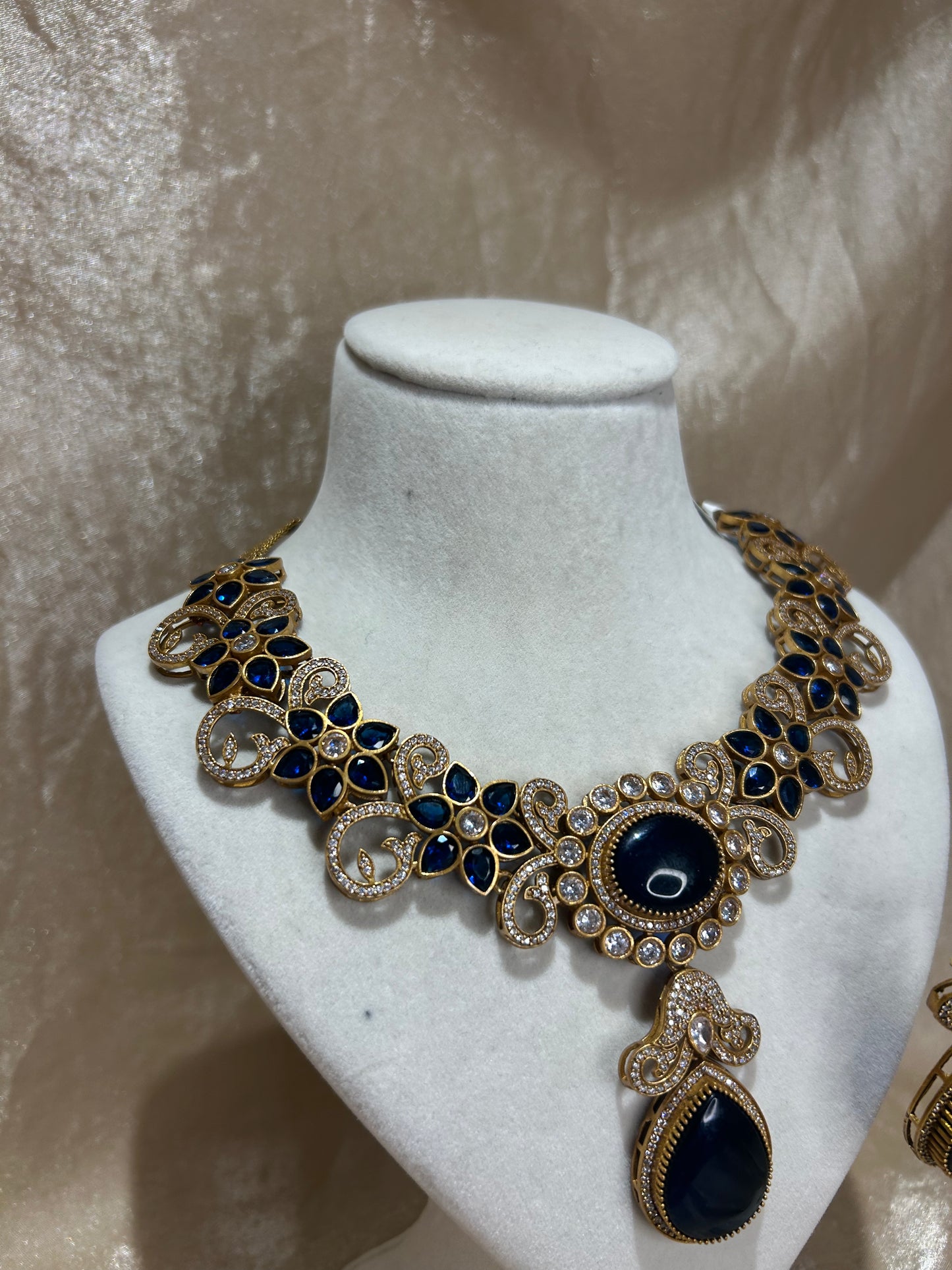 navy blue necklace set
