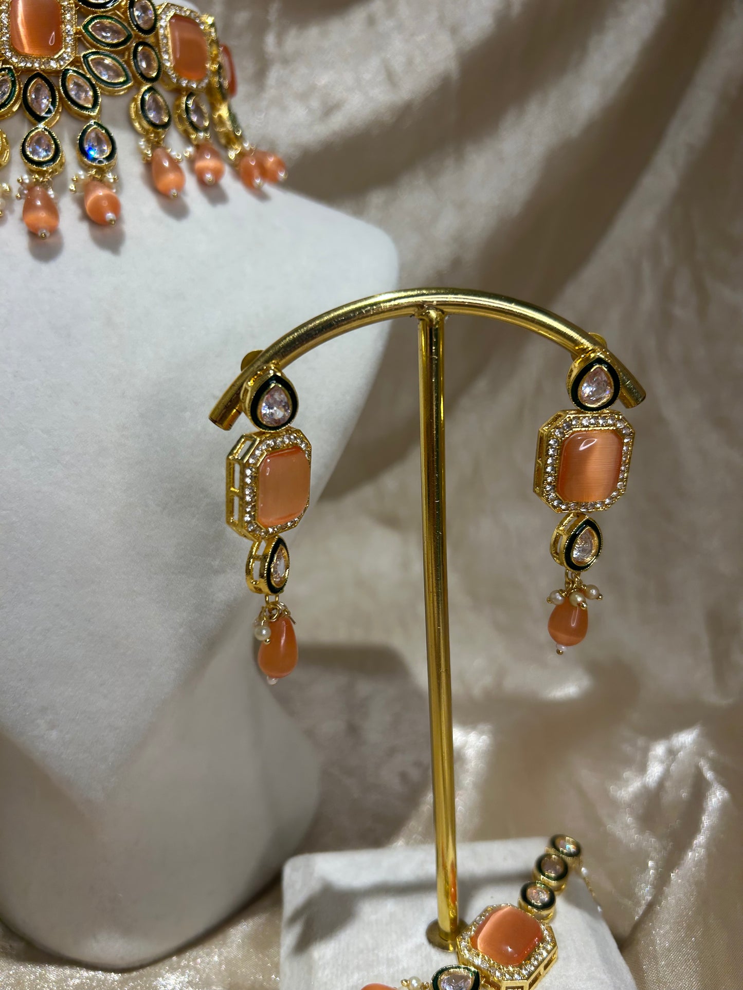 orange choker set