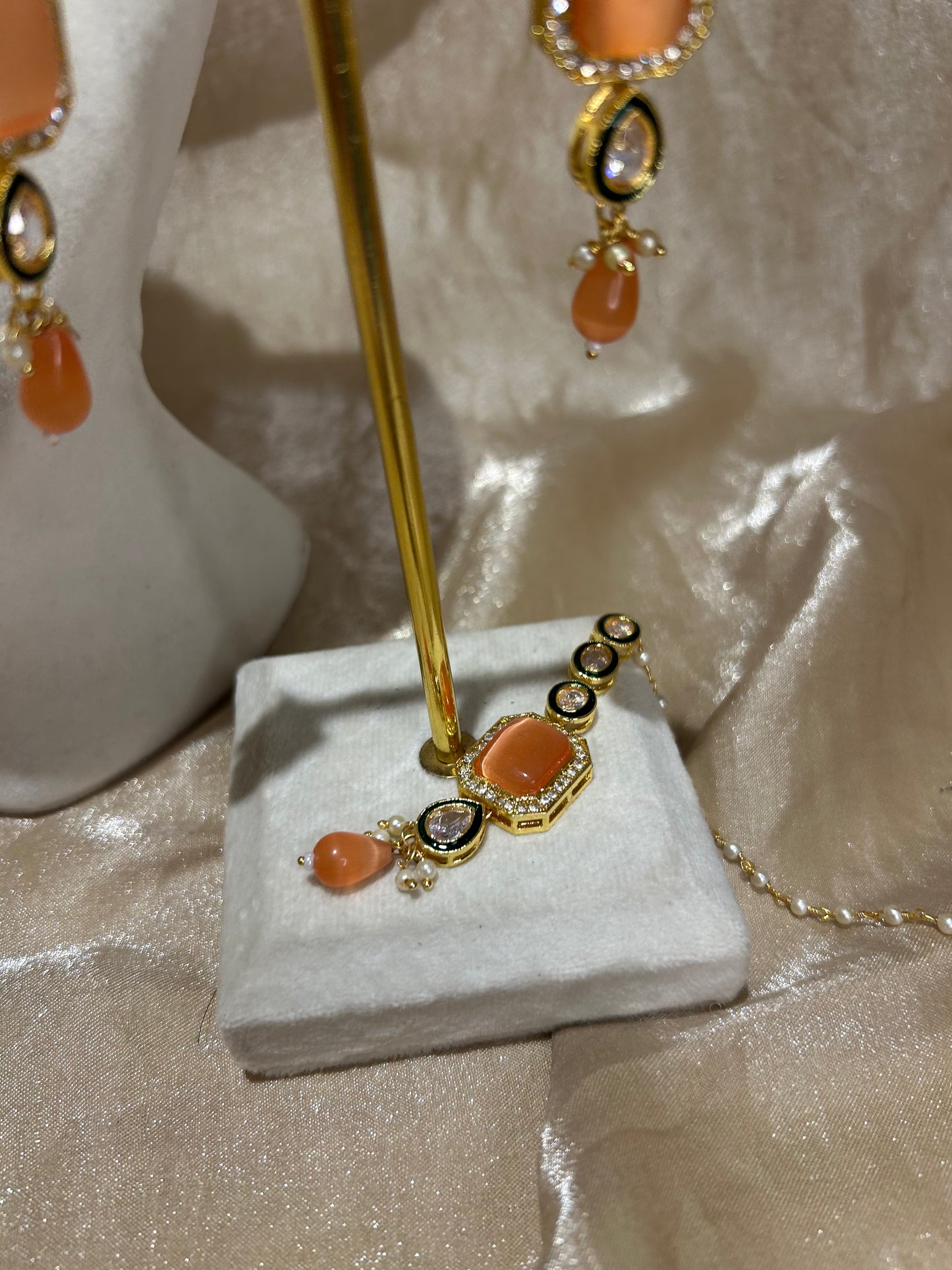 orange choker set
