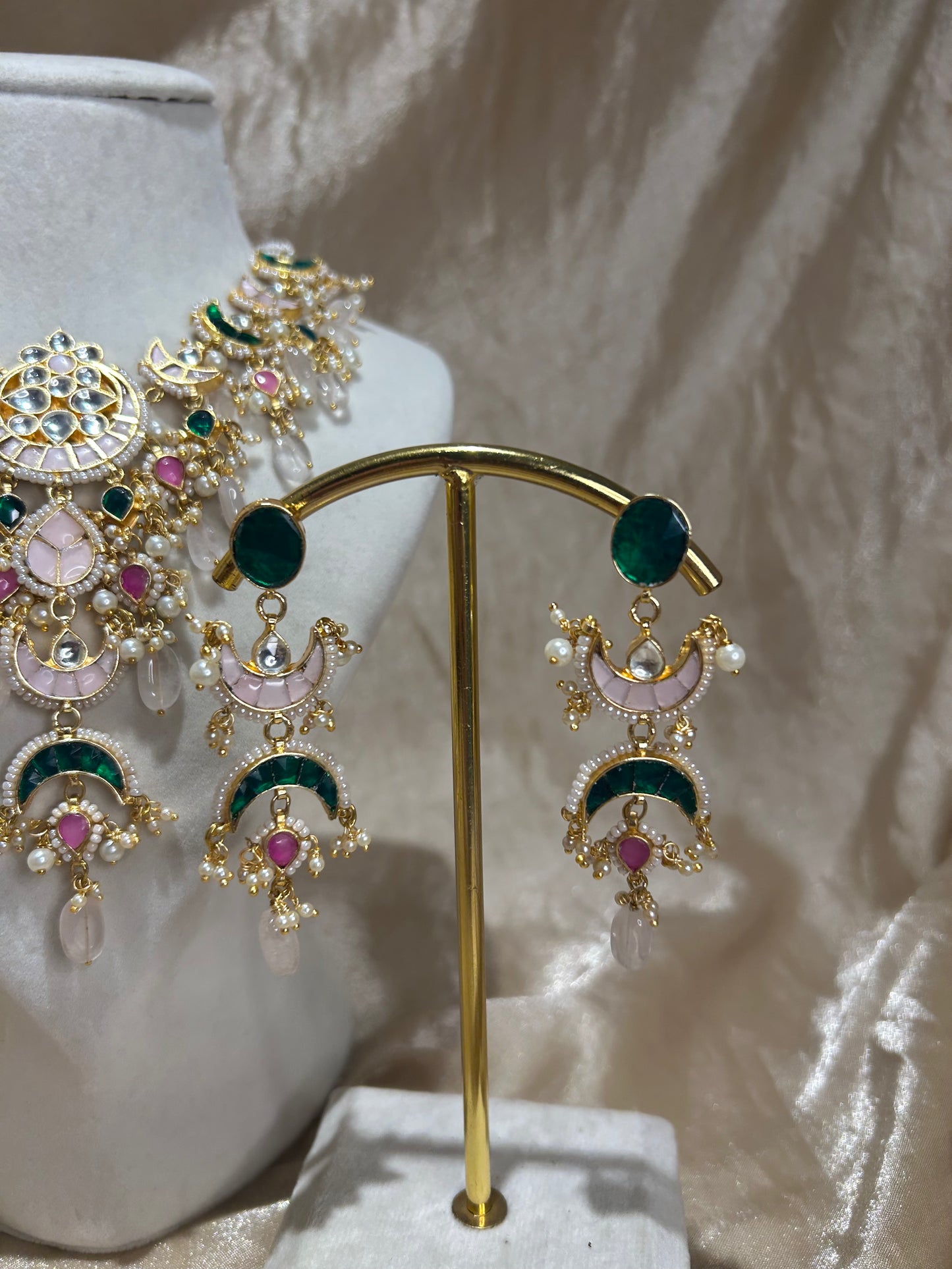 pink/green necklace set
