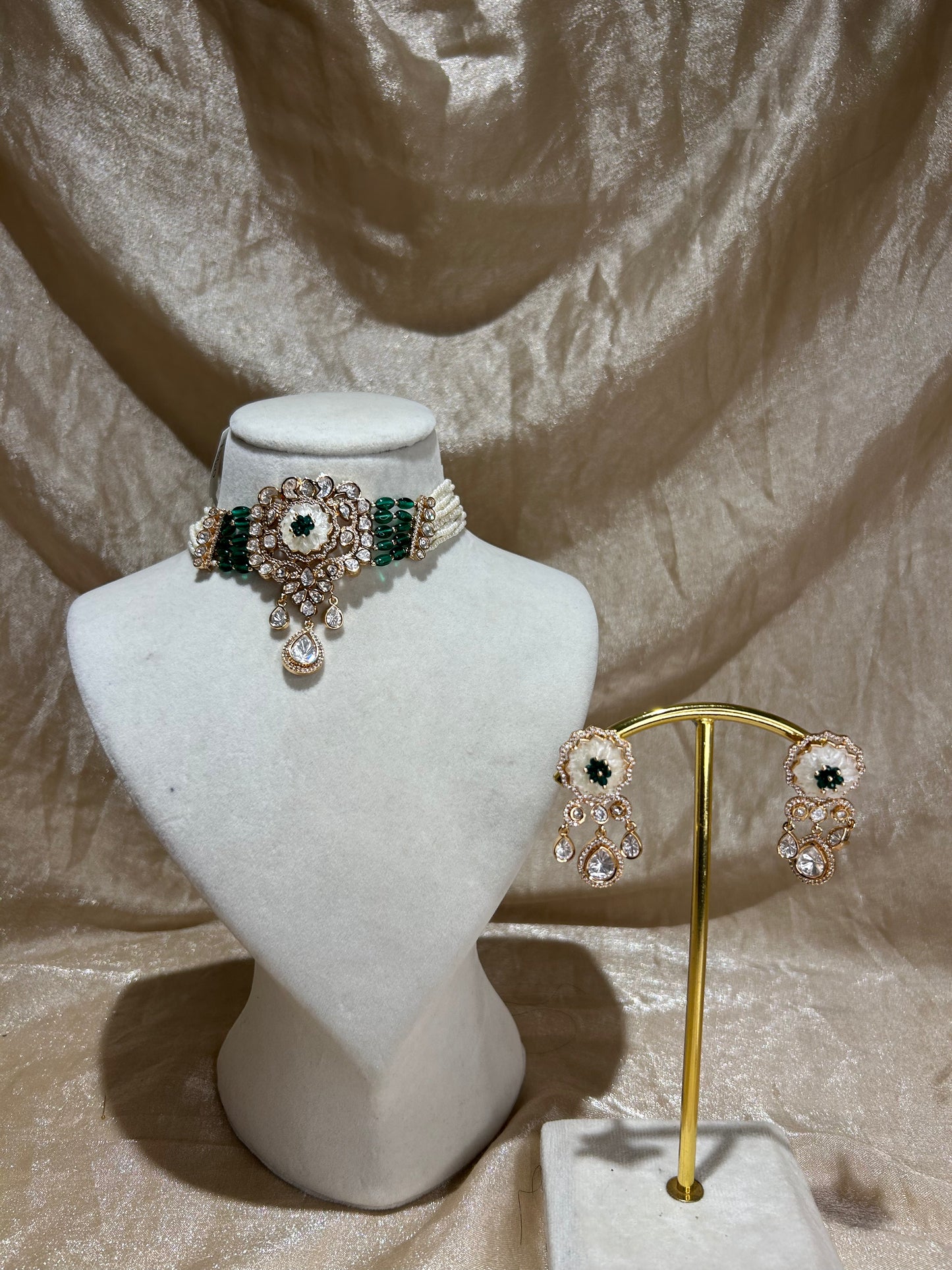 emerald green choker set