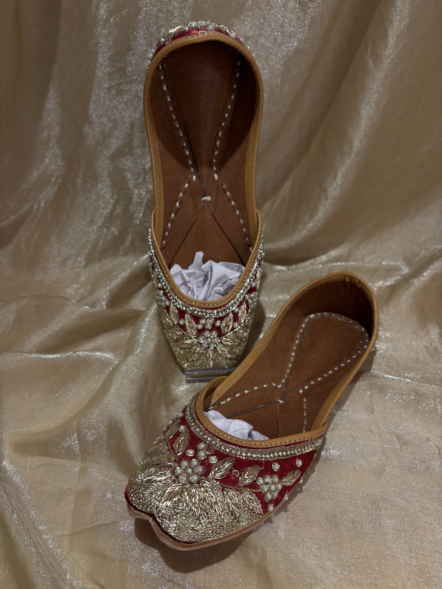 maroon punjabi jutti