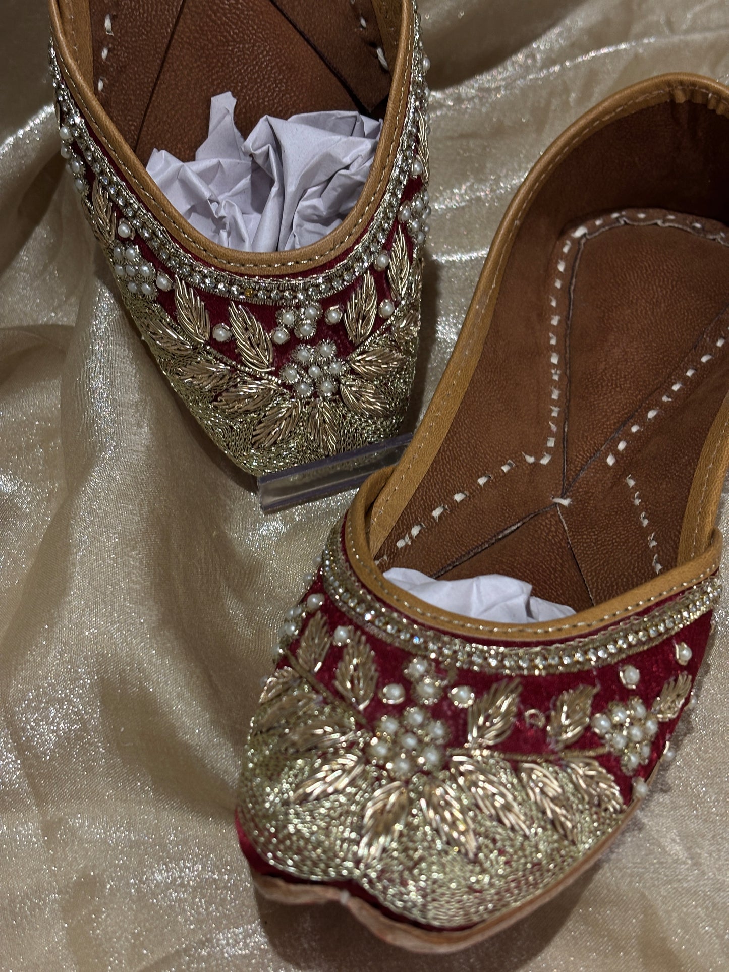 maroon punjabi jutti