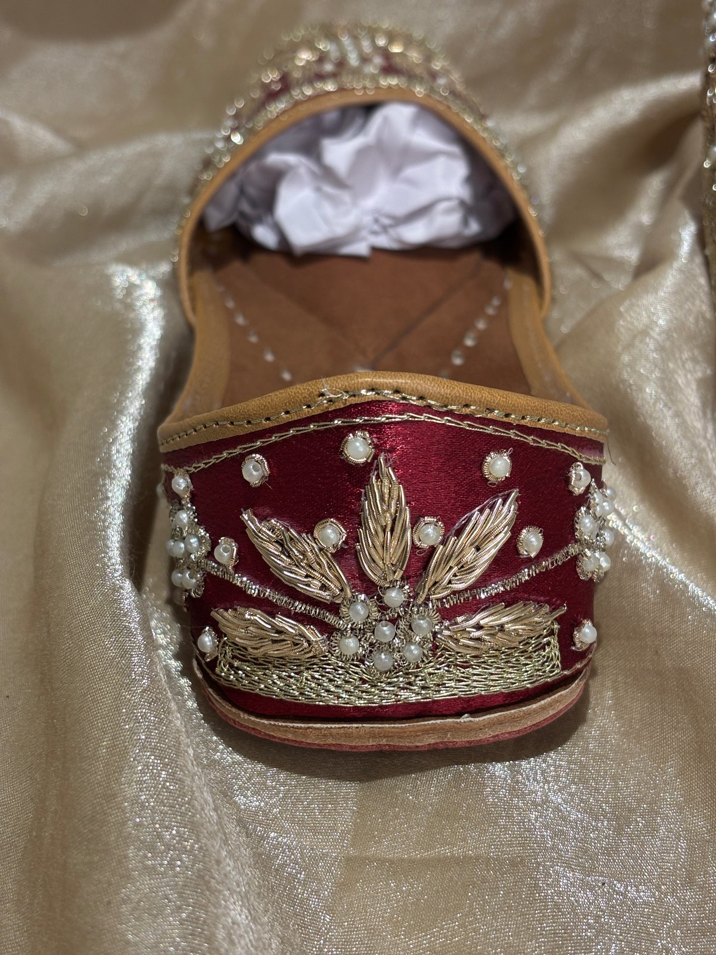 maroon punjabi jutti