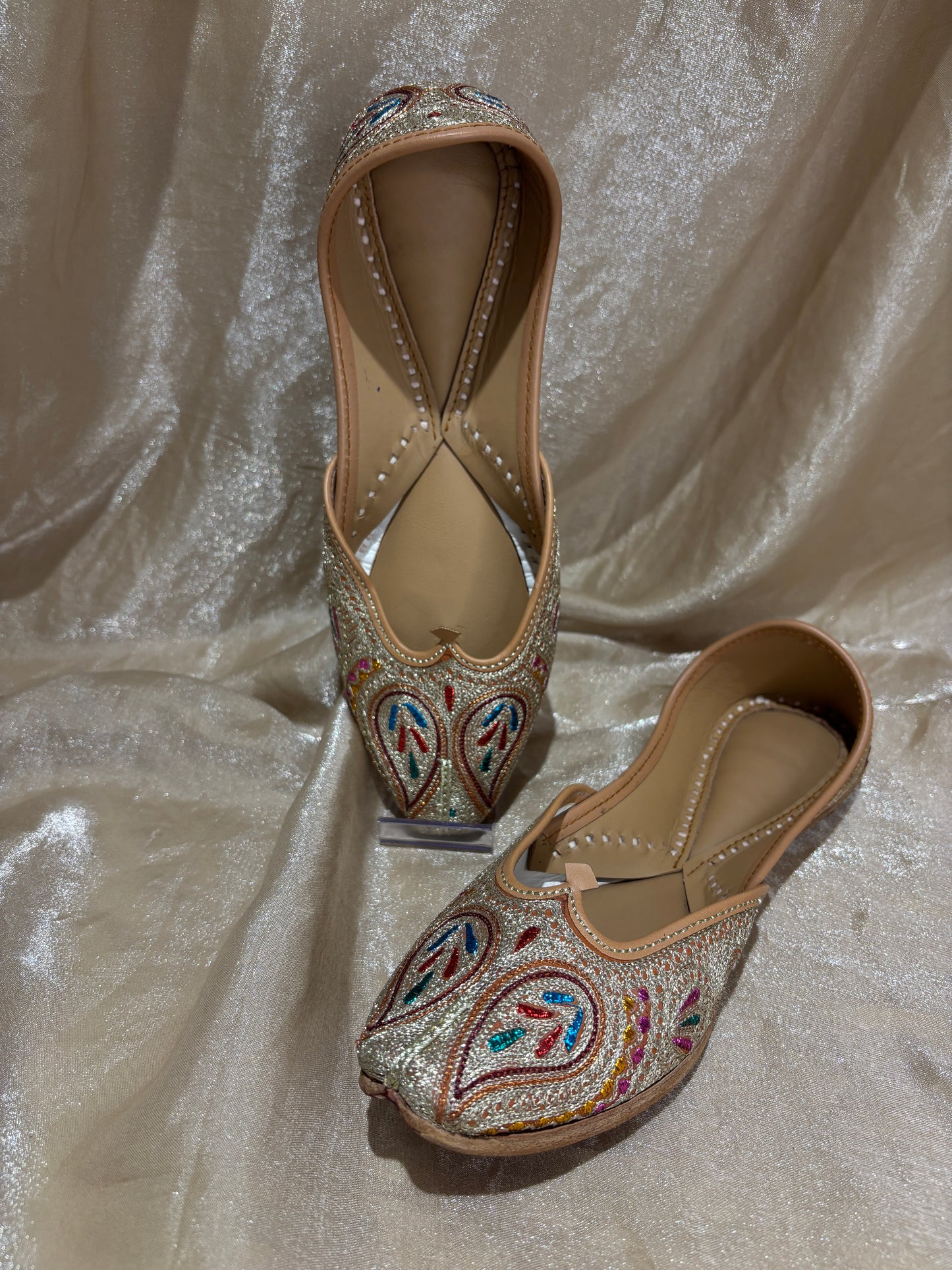 multi-coloured punjabi jutti