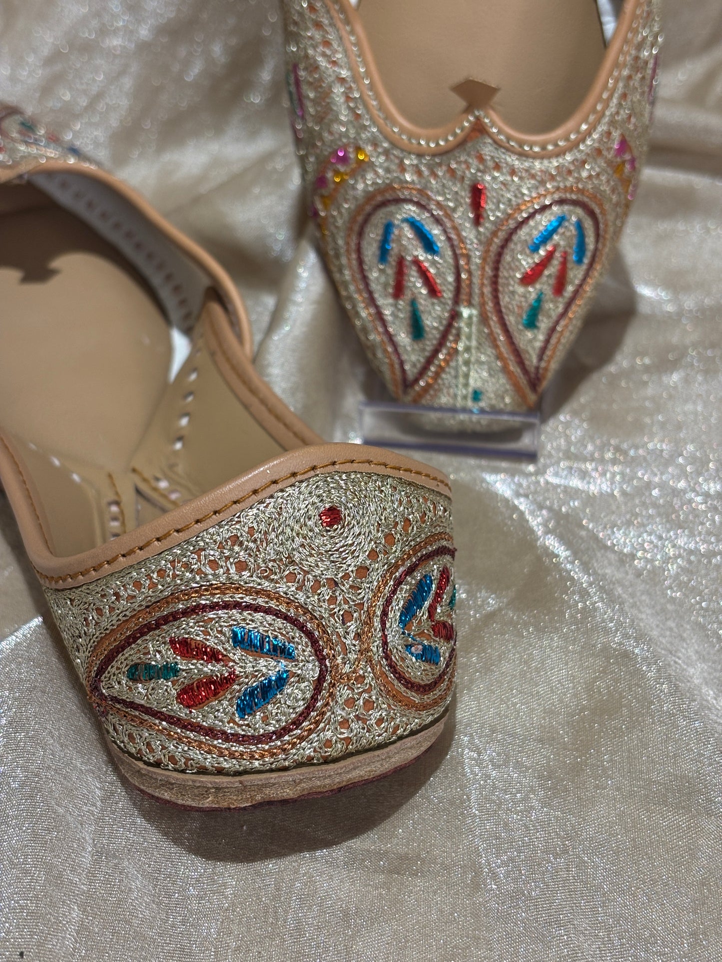 multi-coloured punjabi jutti