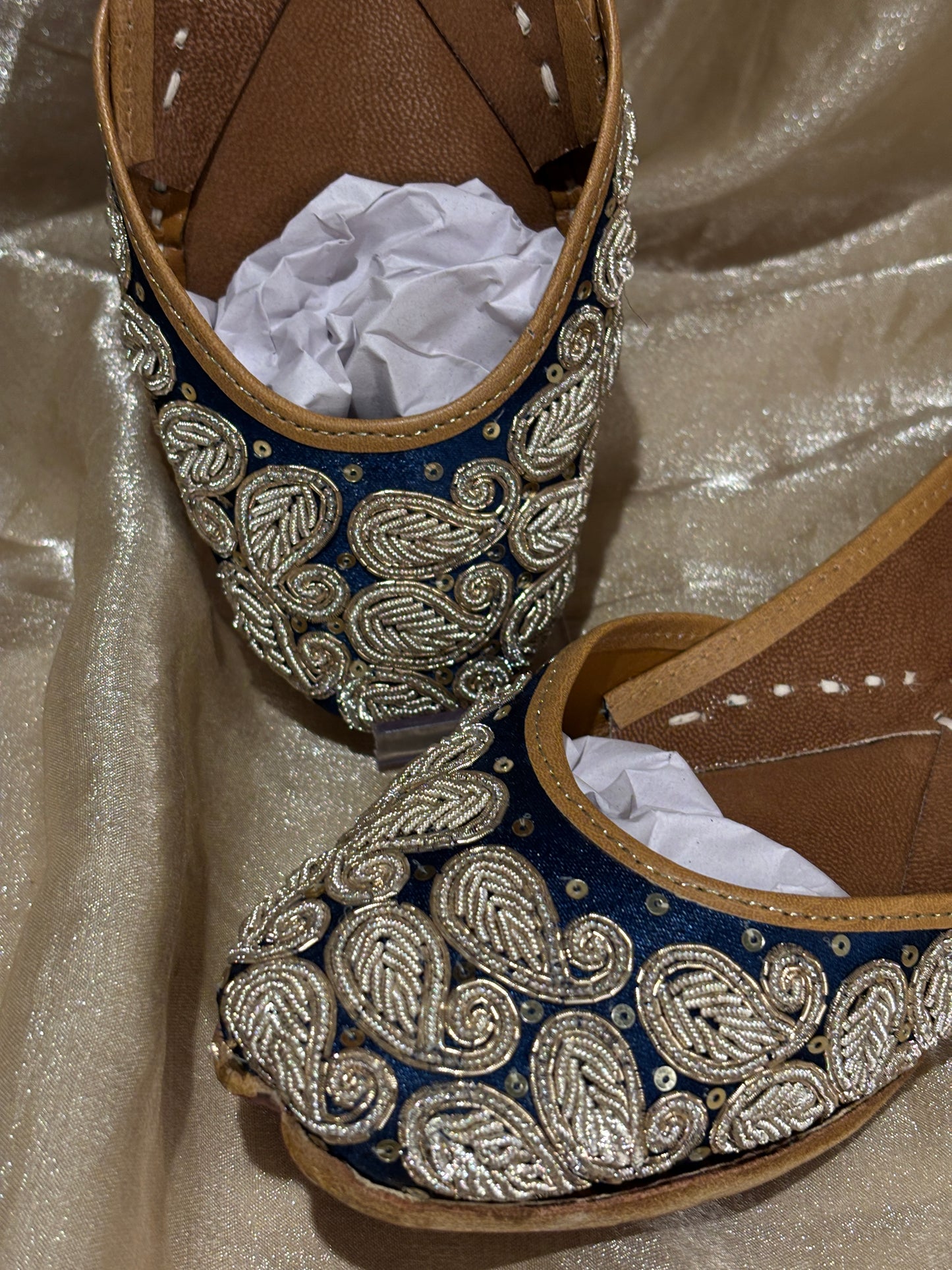 navy blue Punjabi jutti