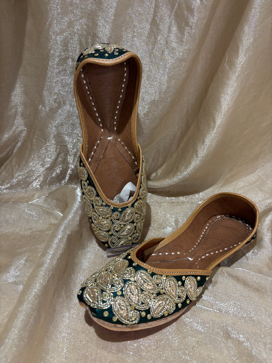 emerald green punjabi jutti