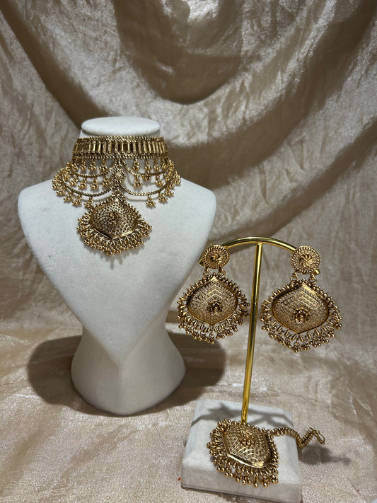 gold look choker set