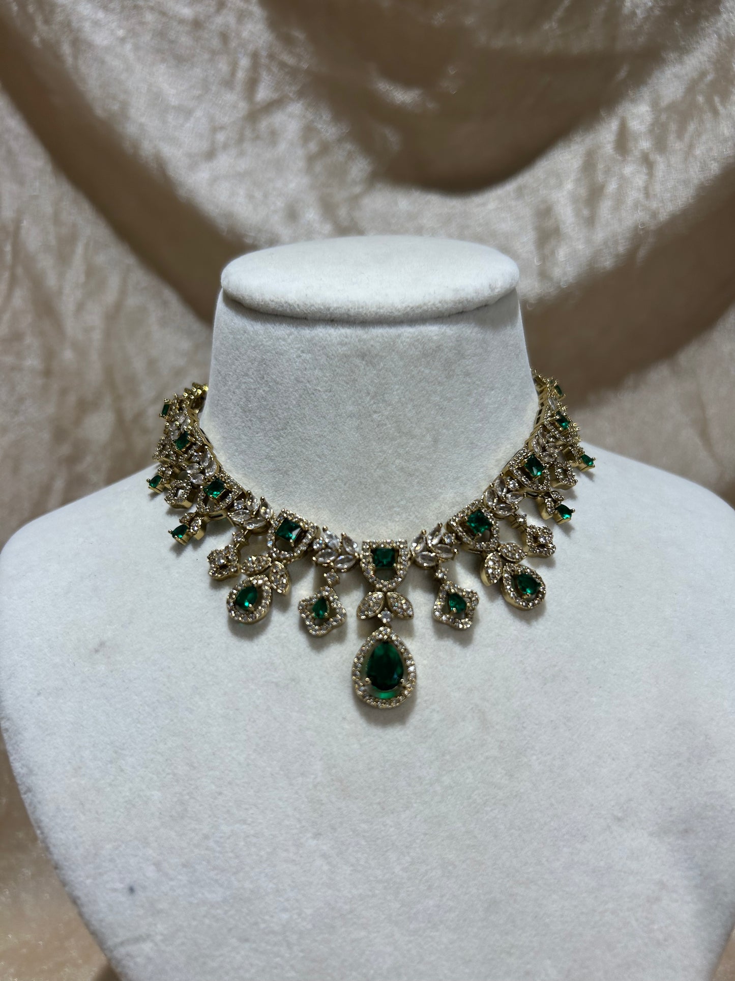 emerald green necklace set