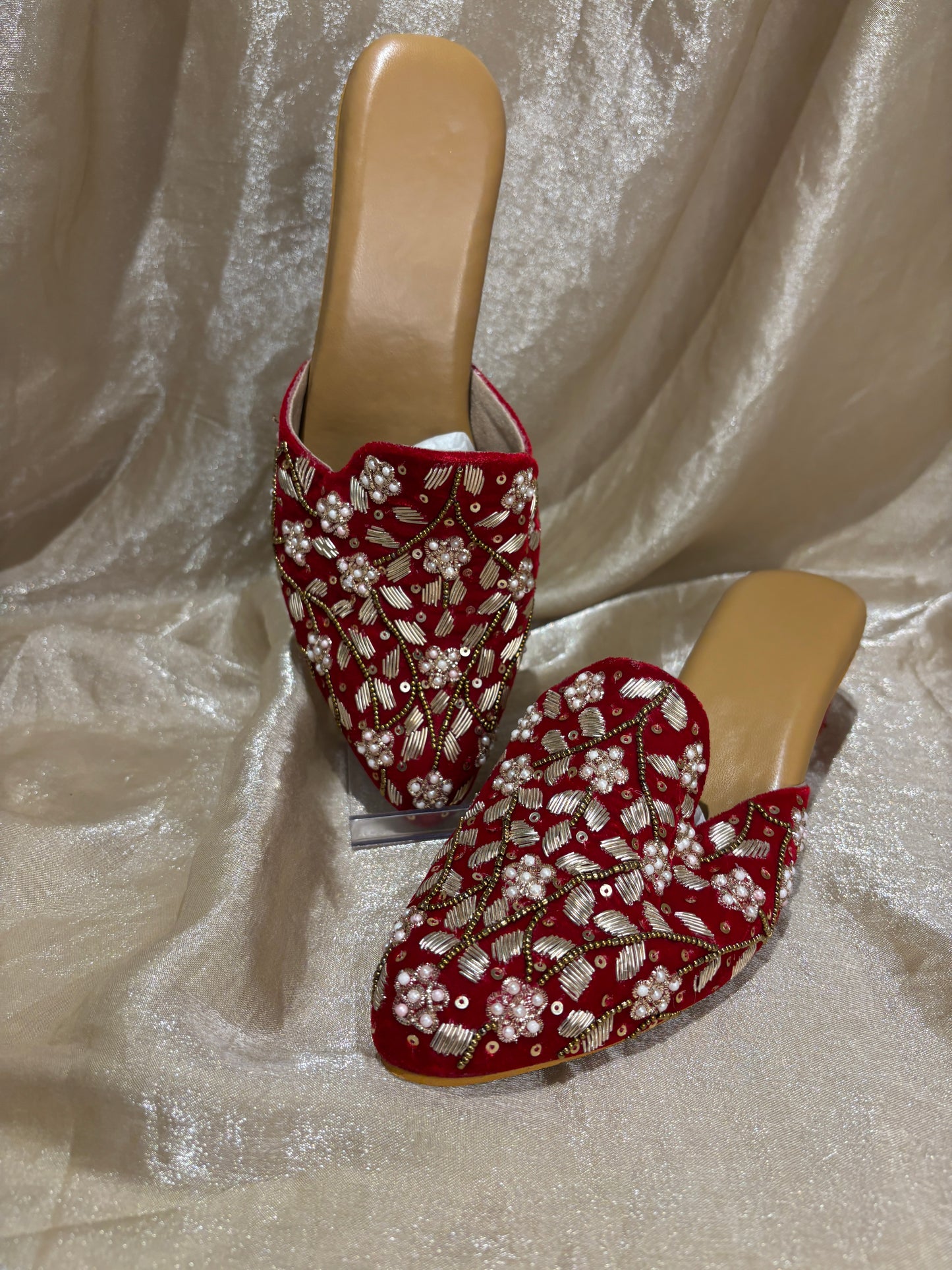 red heeled punjabi jutti