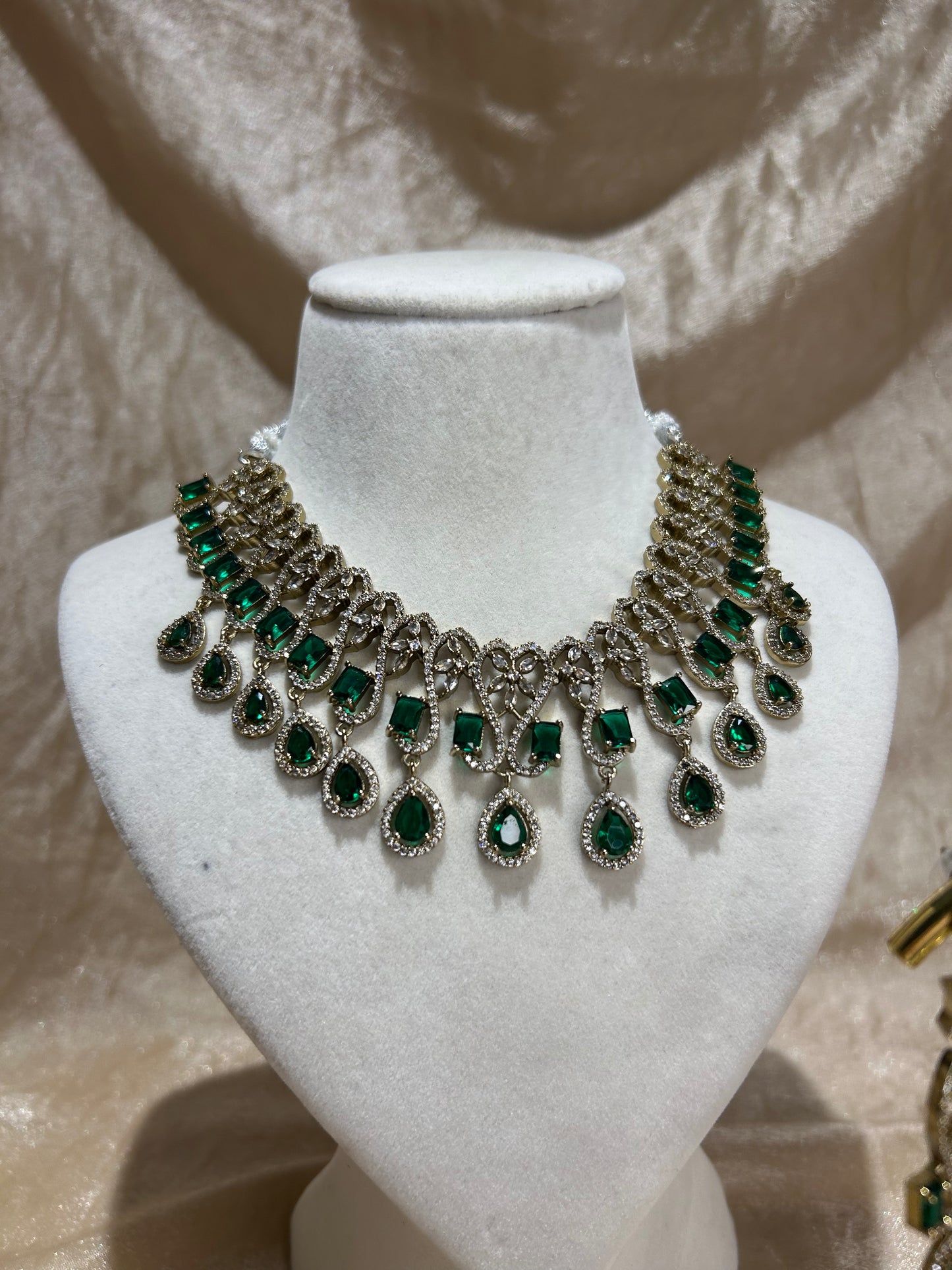 emerald green necklace set