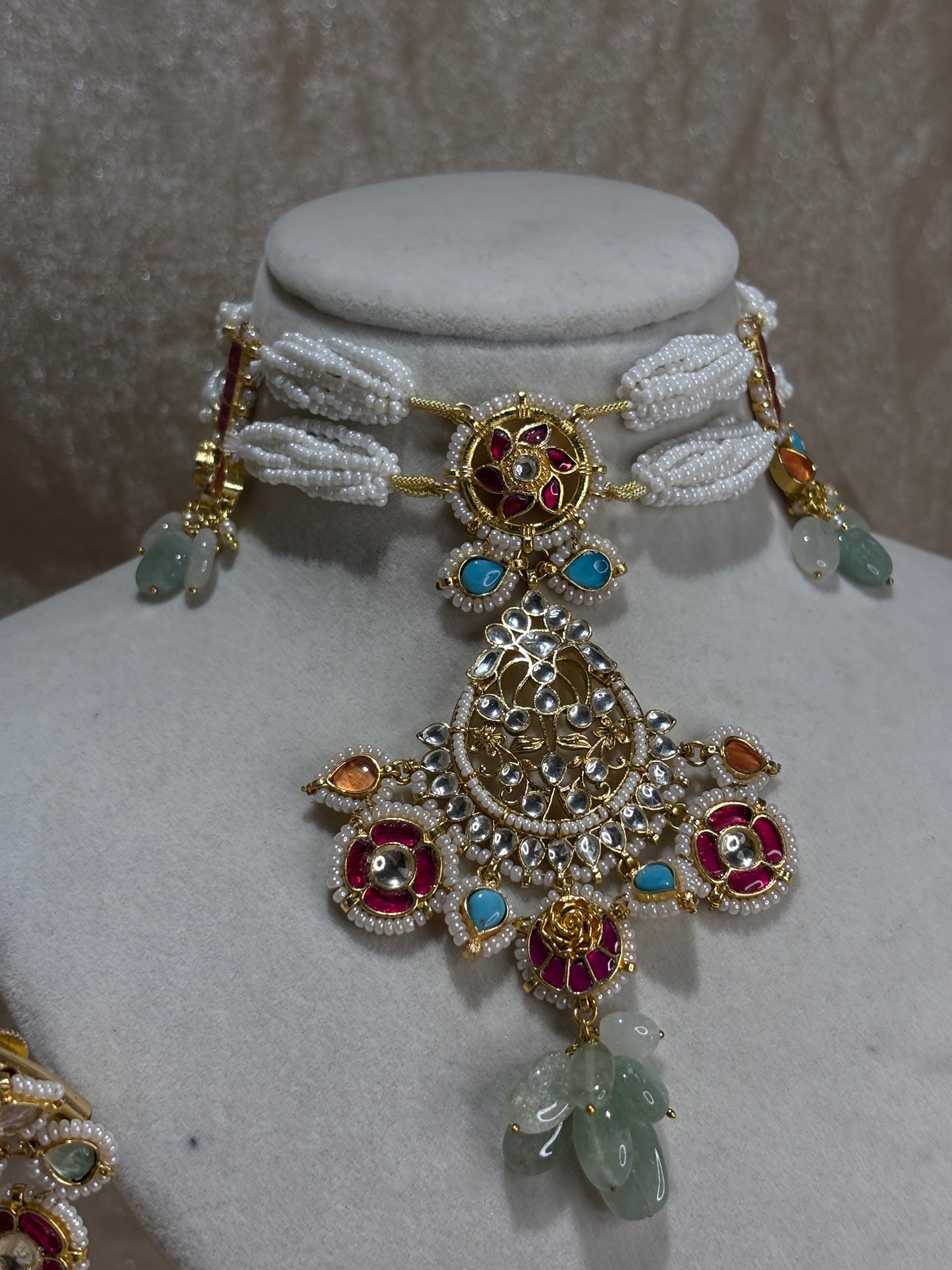 multi-colour choker