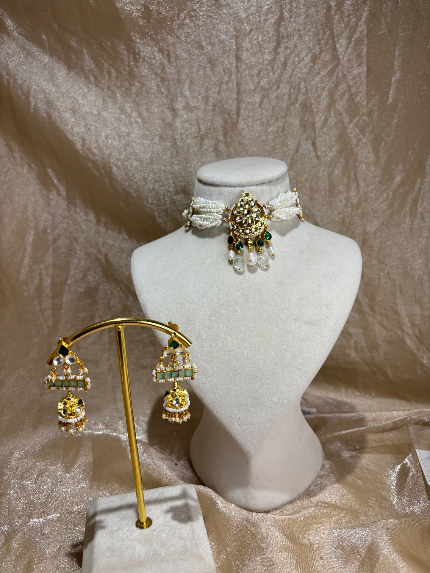 green choker set