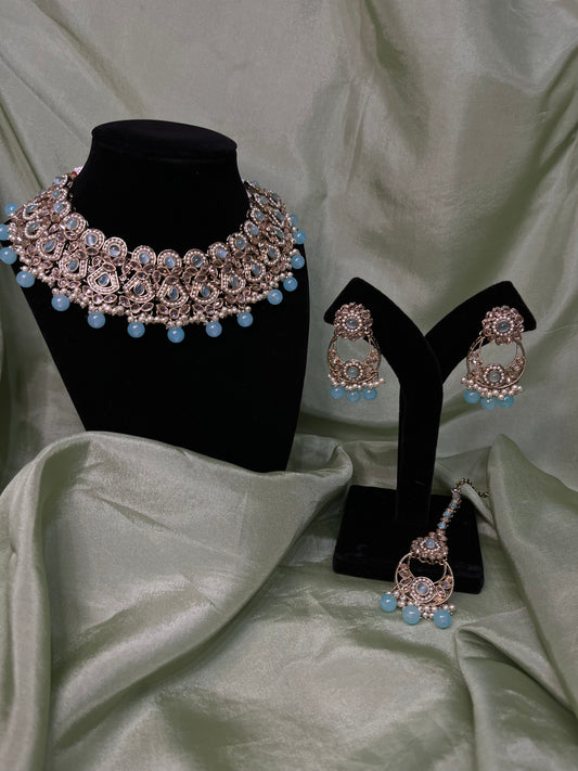 Light blue necklace set