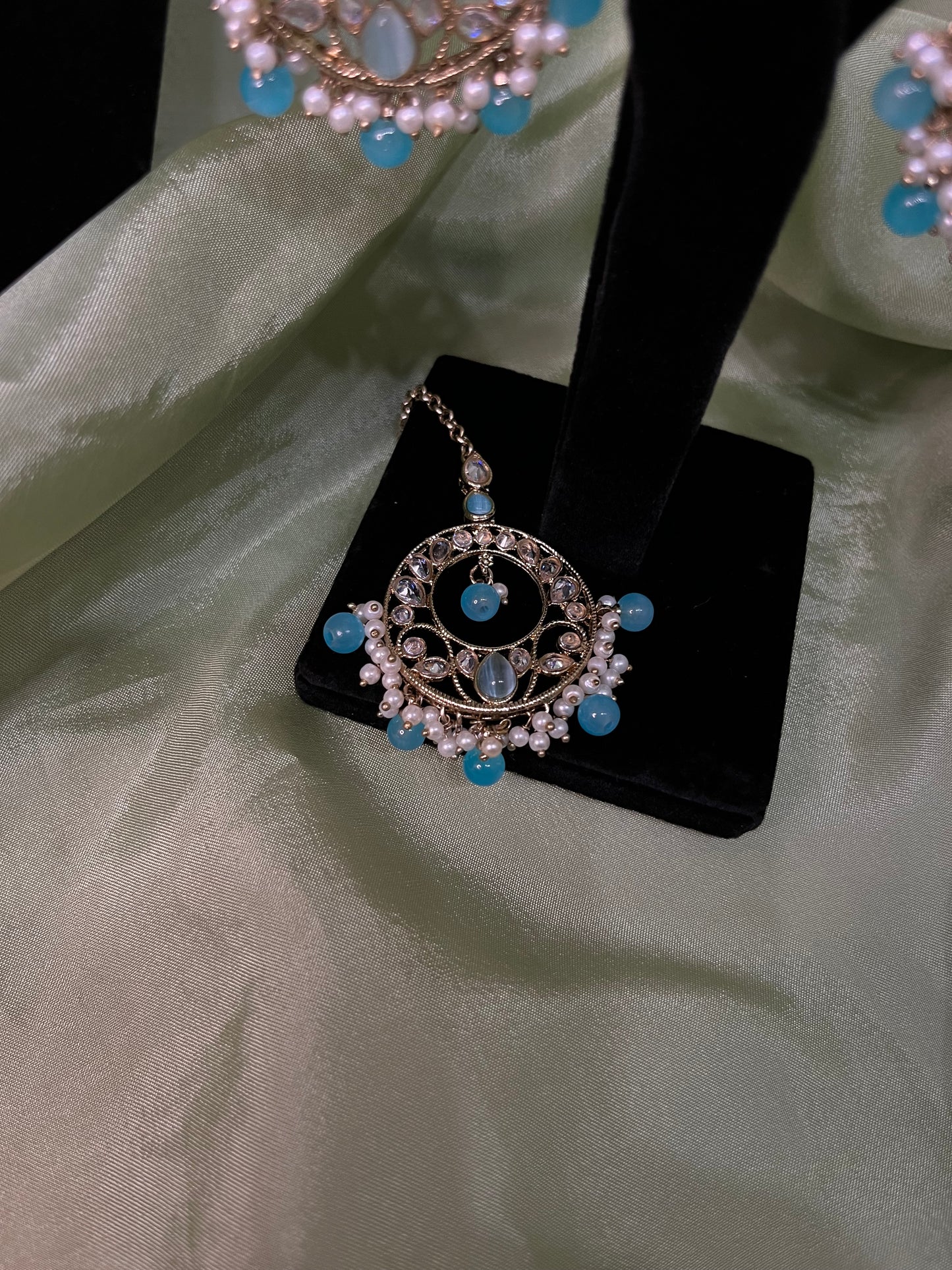 Frozi necklace set