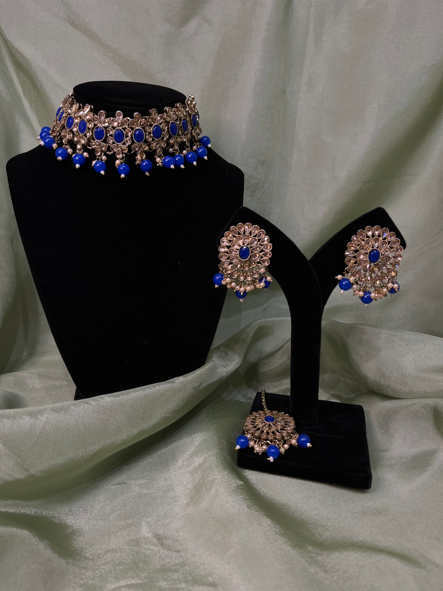 Royal blue choker set