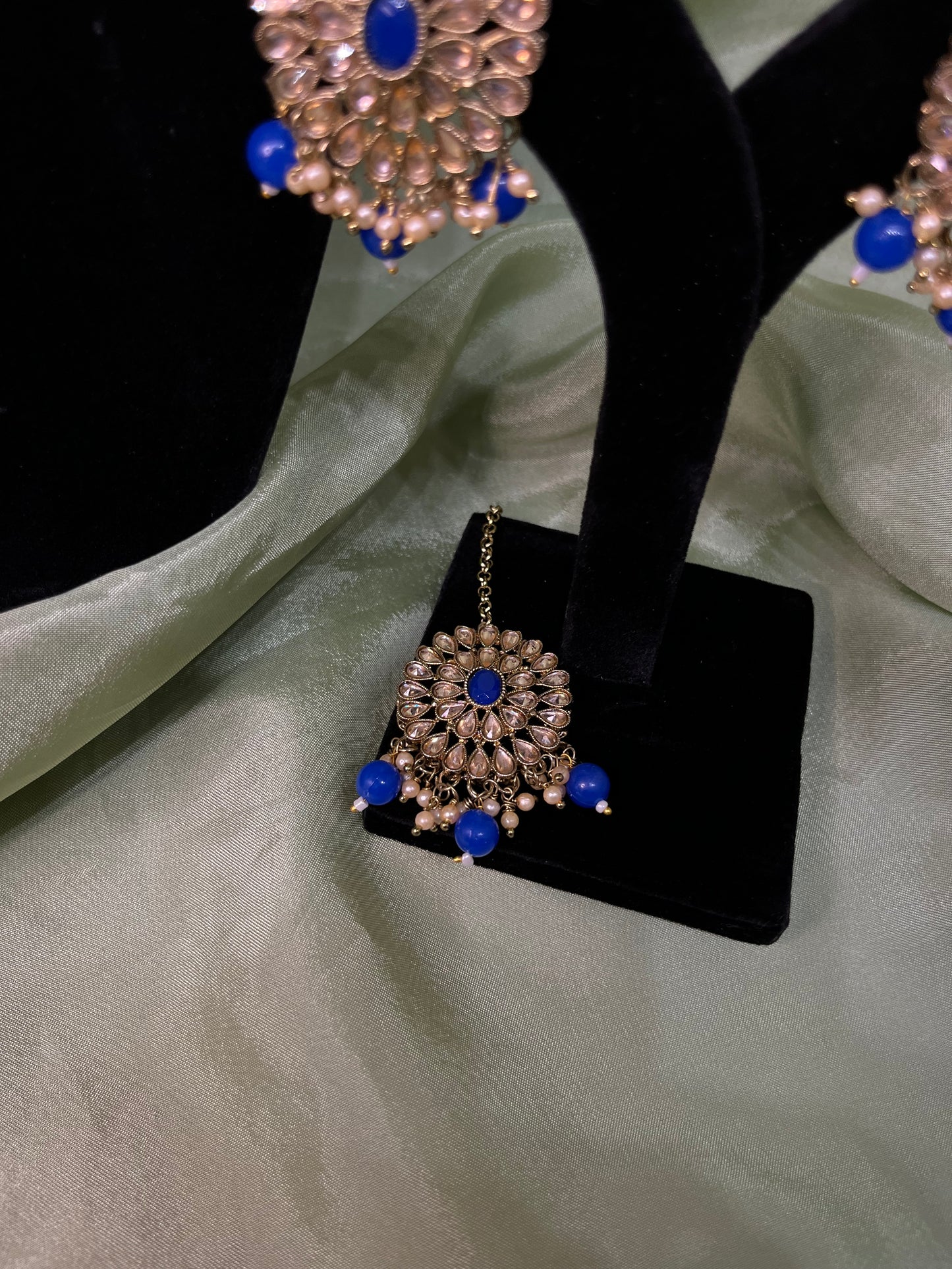 Royal blue choker set