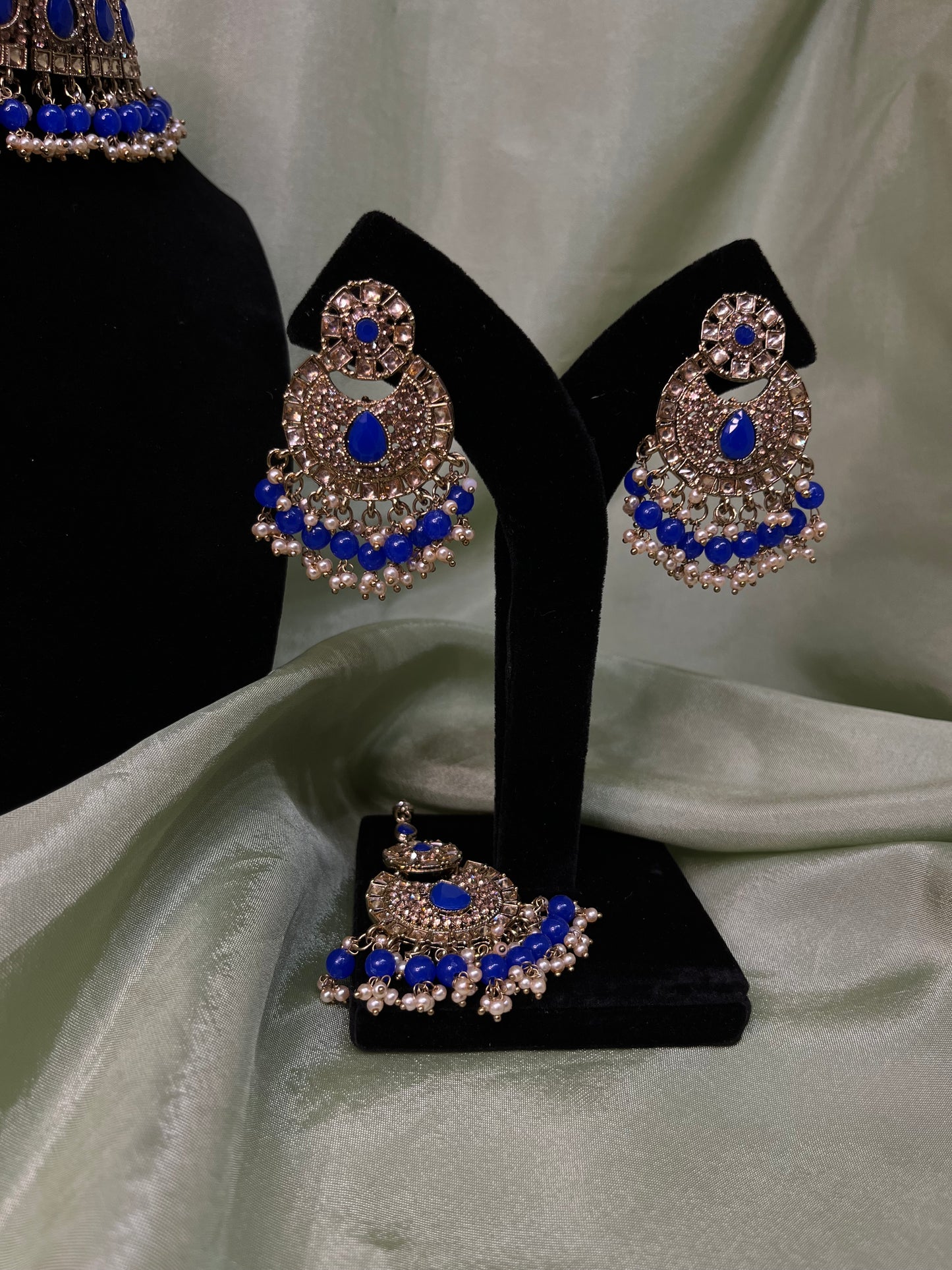 Royal blue choker set