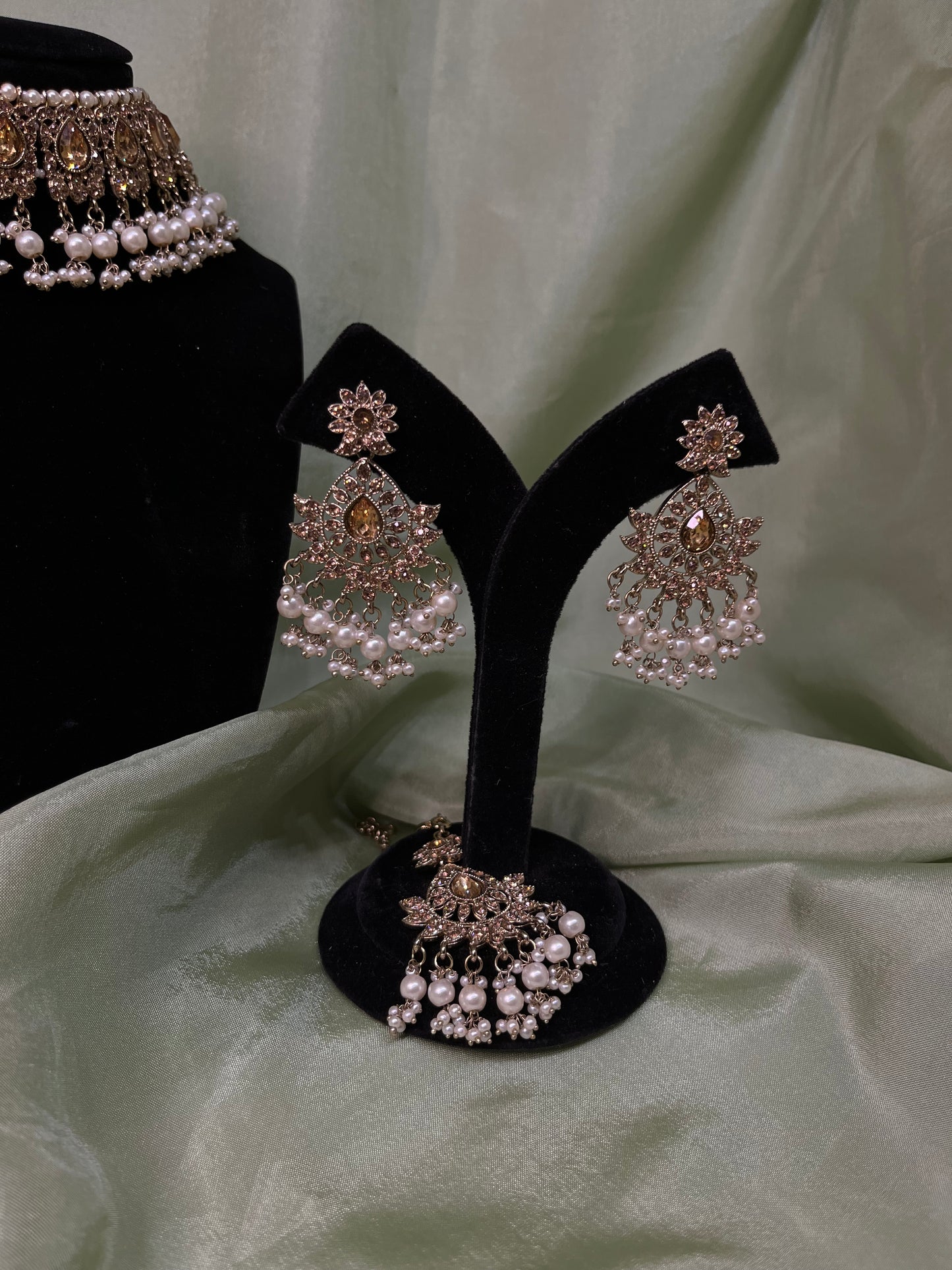 Gold choker set