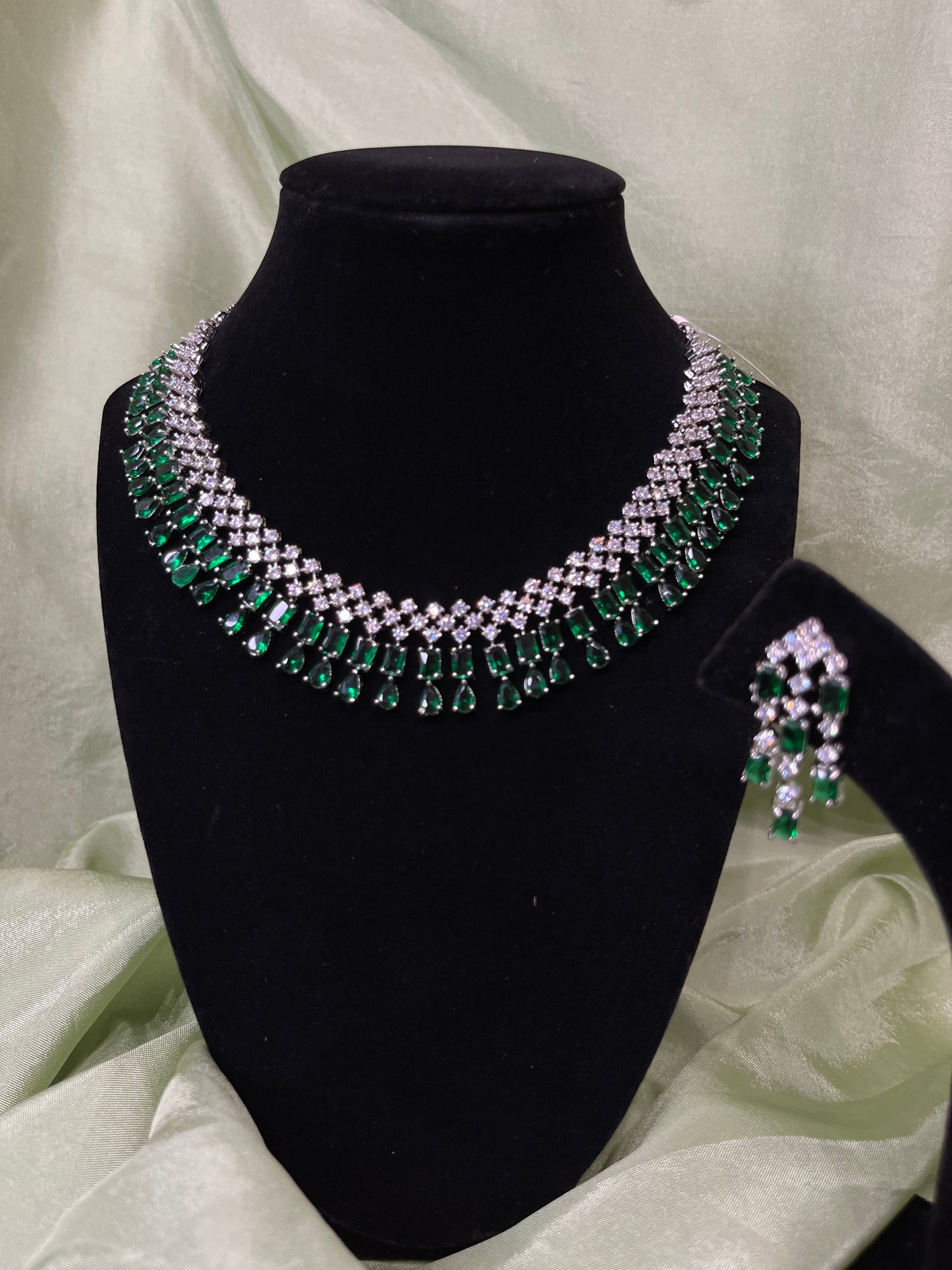 Emerald green American diamond set